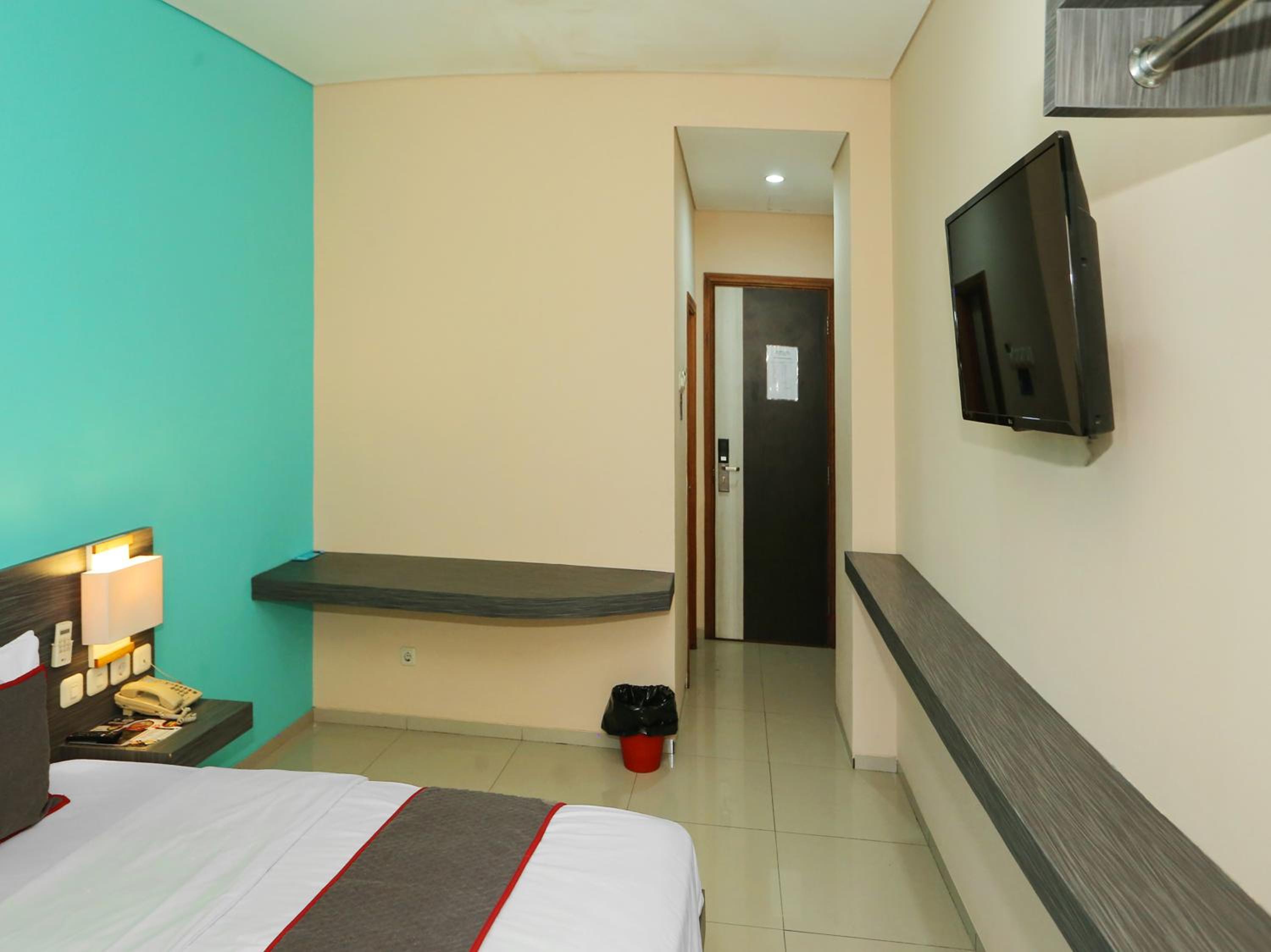 Standard Twin Room - Photo 8