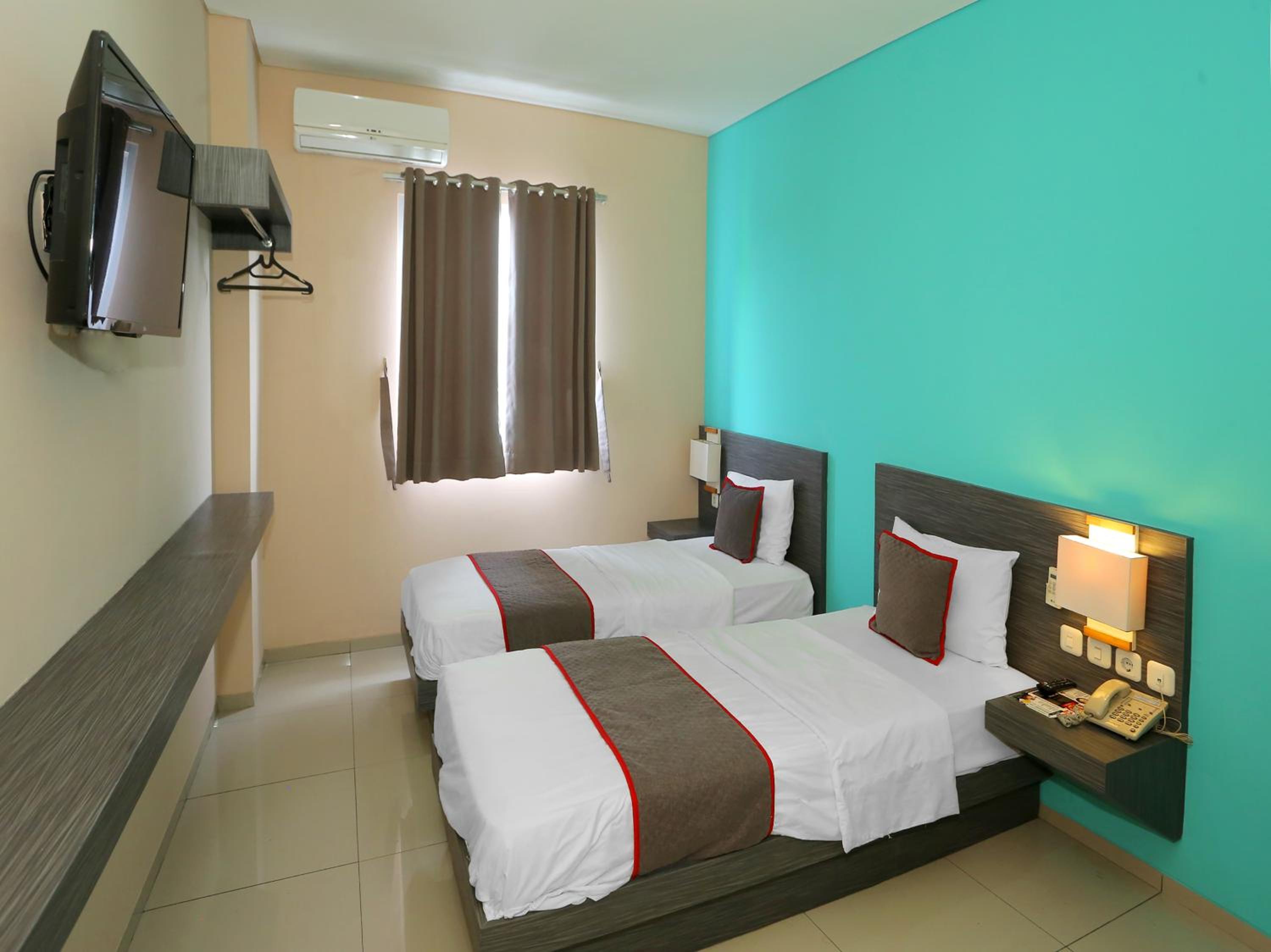 Standard Twin Room - Photo 7