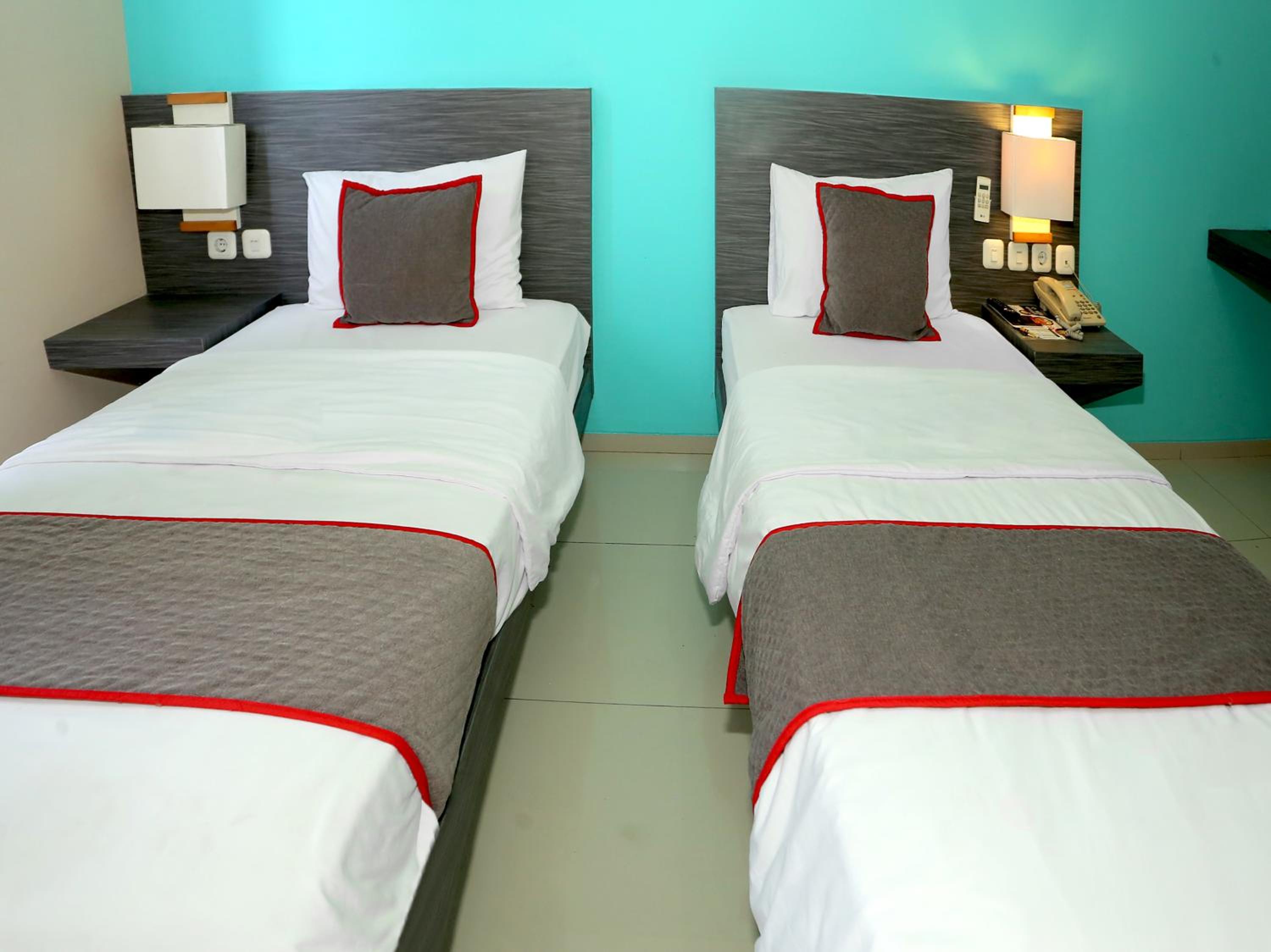 Standard Twin Room - Photo 3