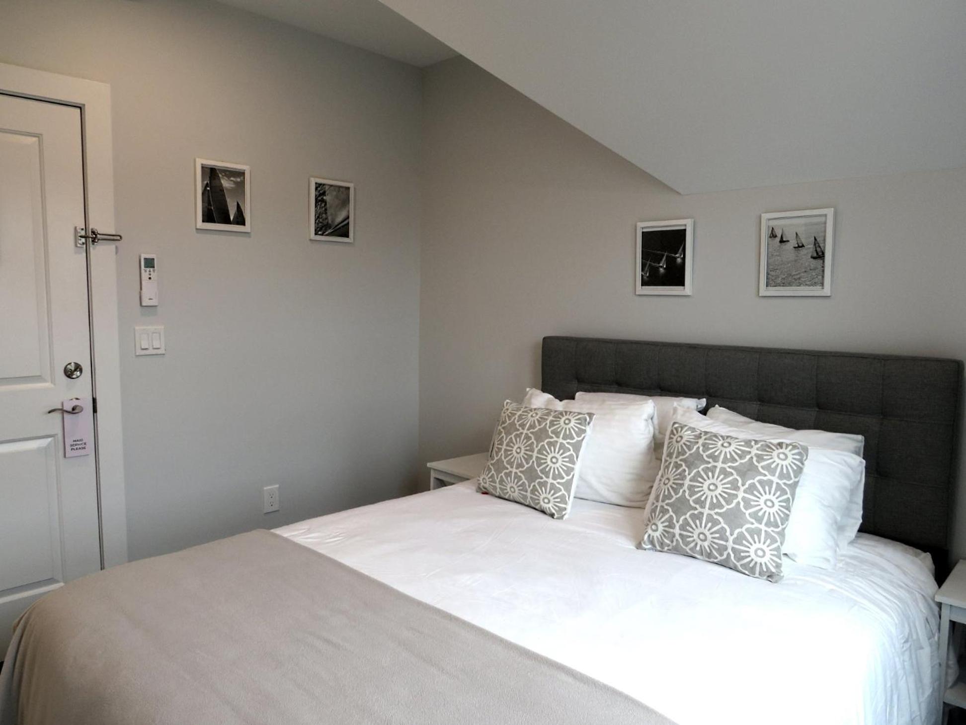 Queen Room photo 3