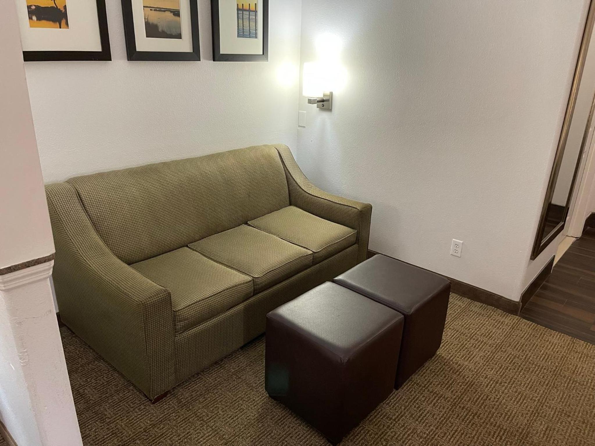 Queen Suite with Two Queen Beds - Disability Access/Non-Smoking - Photo 1