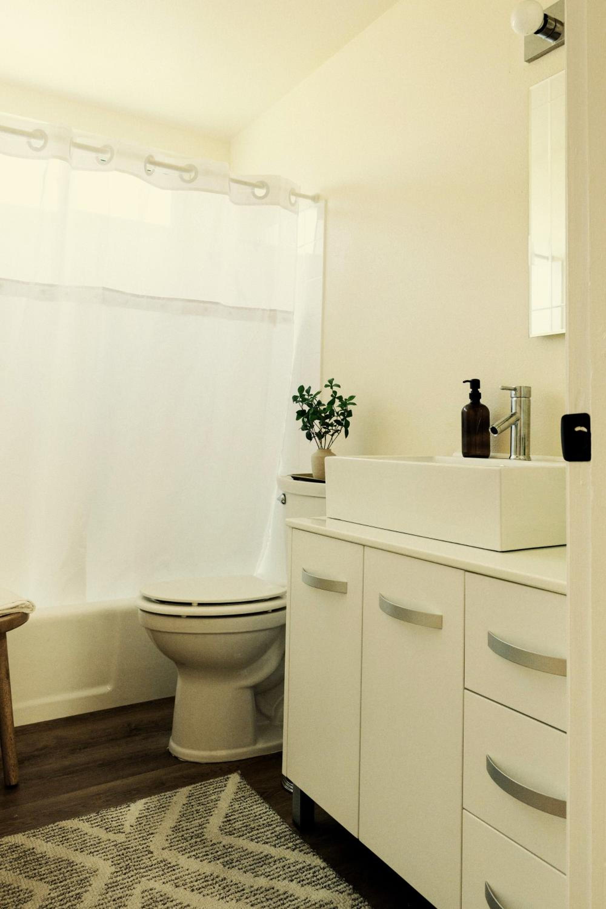 Four-Bedroom House photo 2