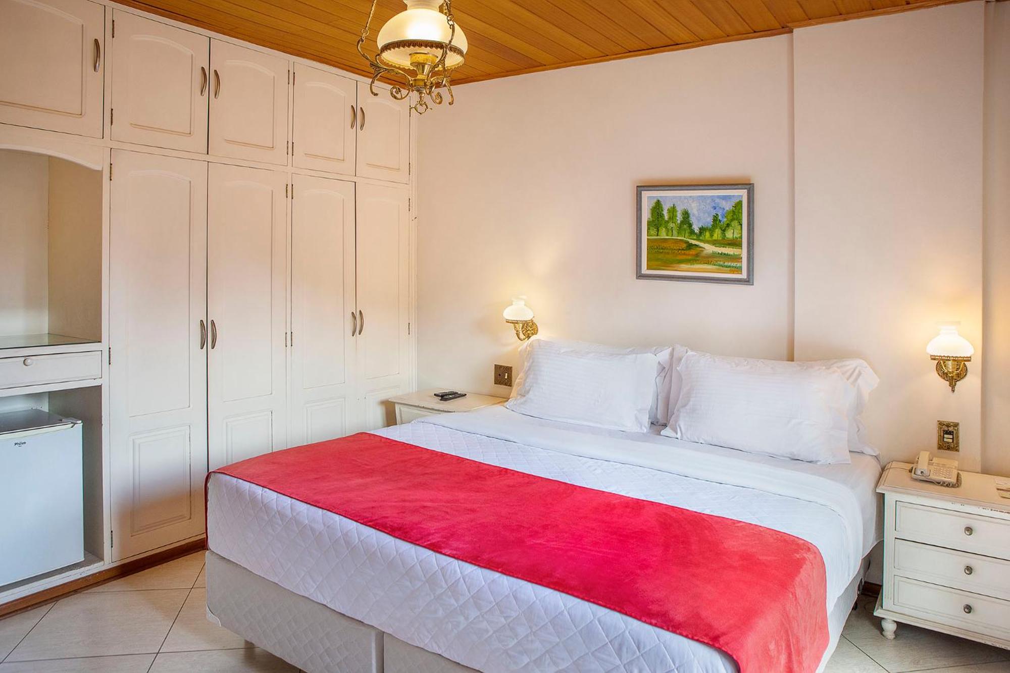 Standard Double or Twin Room - Photo 4
