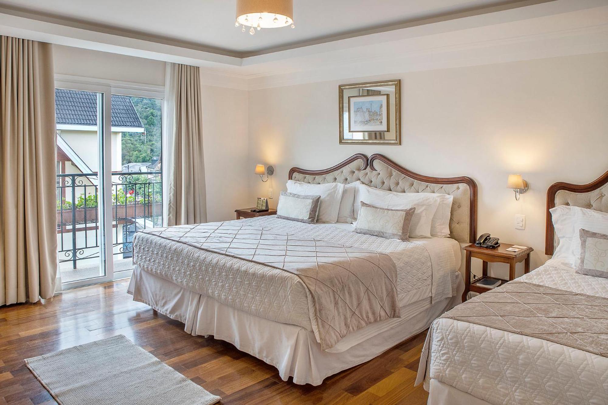 Premium Triple Room with View - Photo 6