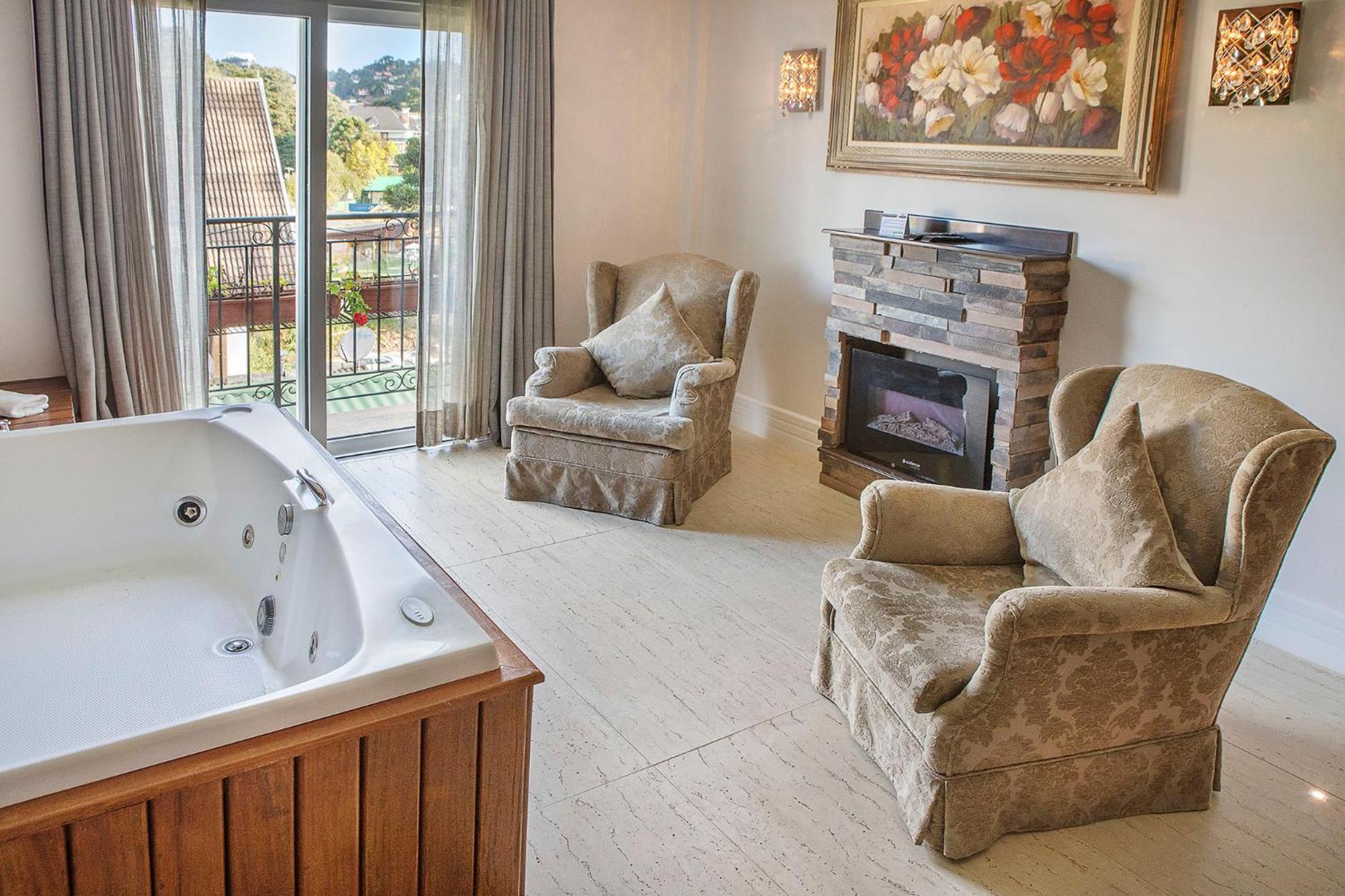 Honeymoon Suite - Photo 1