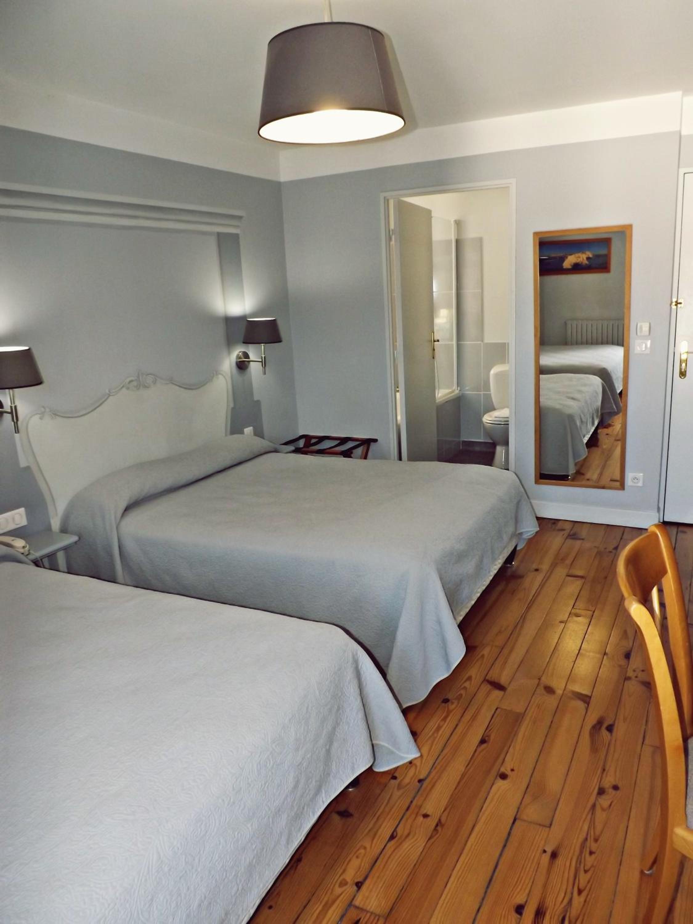 Quadruple Room - Photo 3