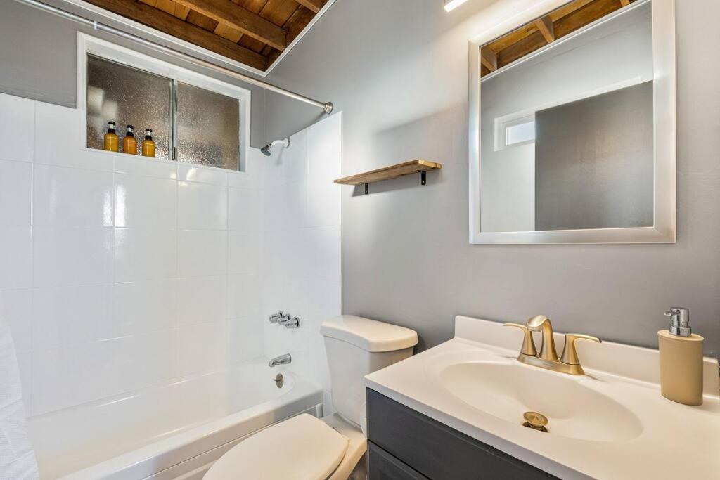 One-Bedroom House photo 2