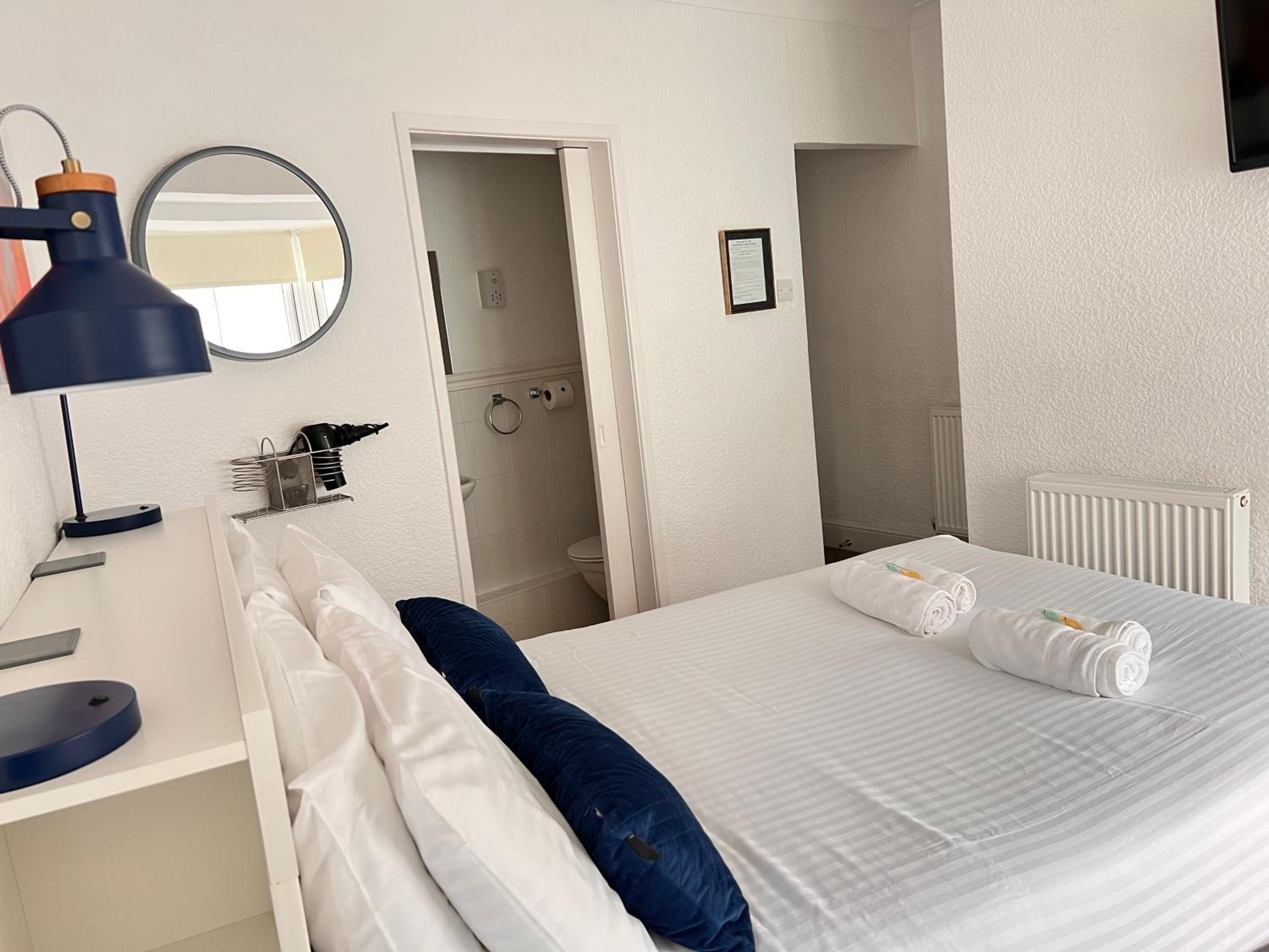 Room 2 Double Room En-suite photo 3