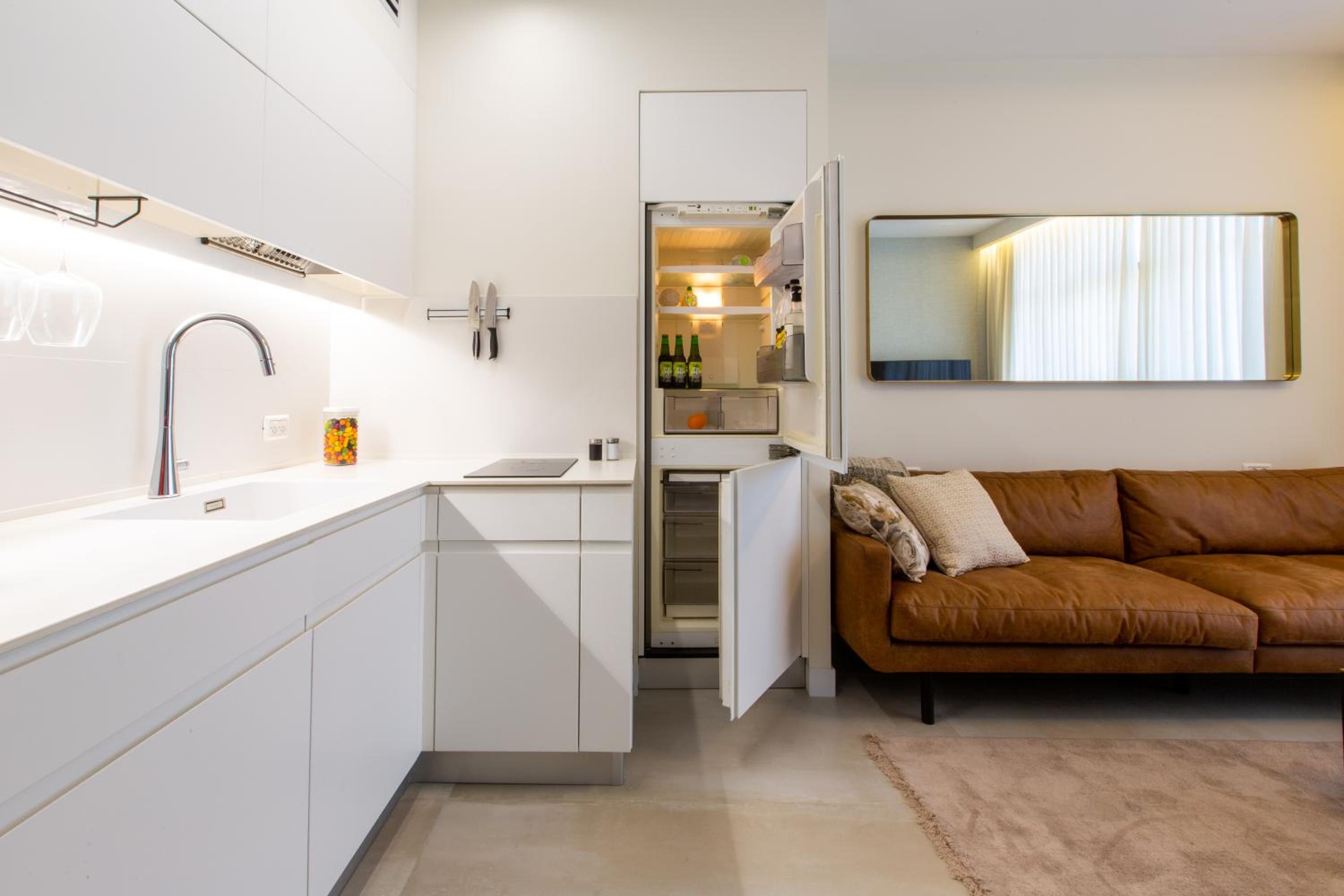 One-Bedroom Apartment - Photo 28