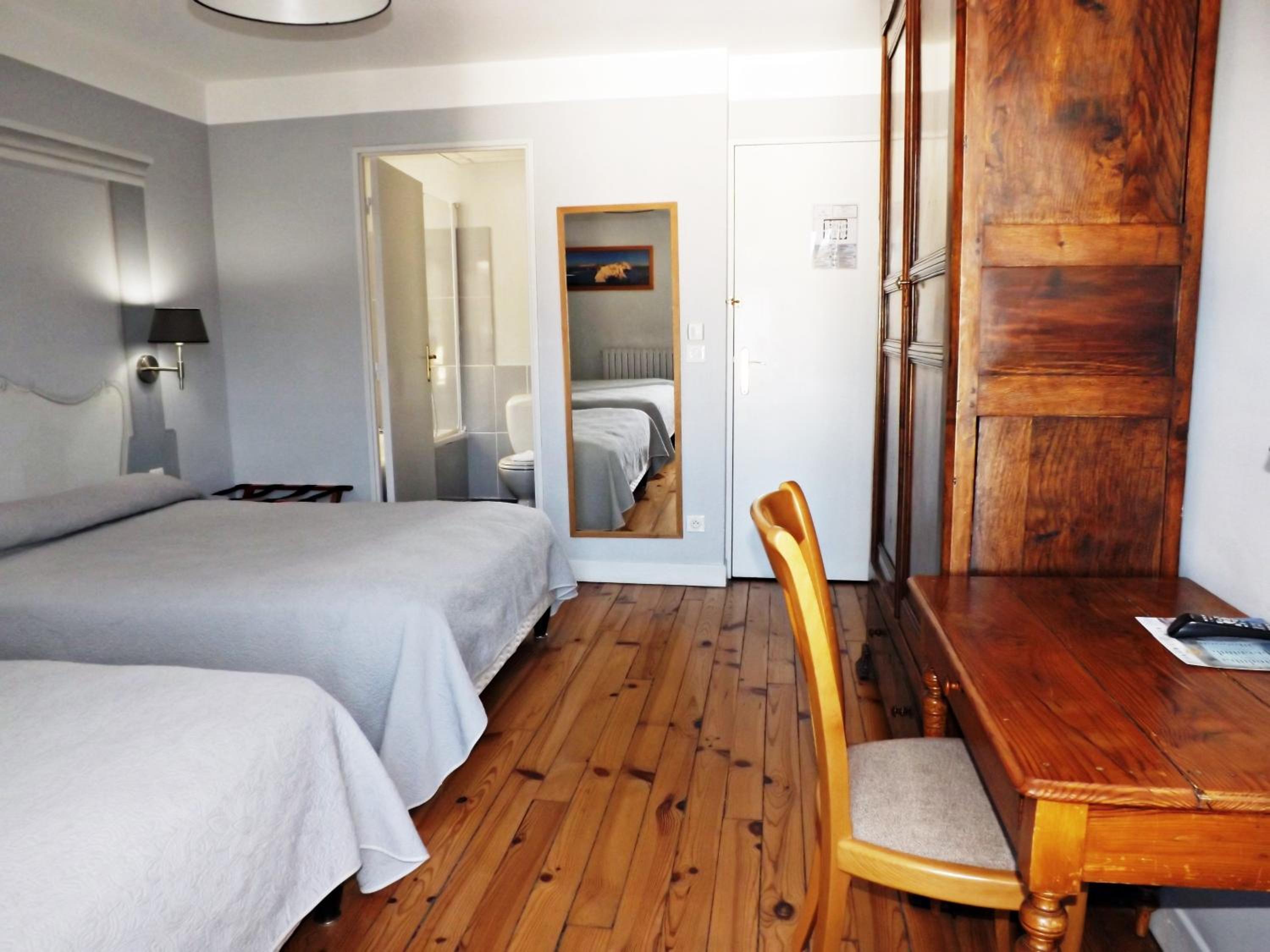 Quadruple Room - Photo 2