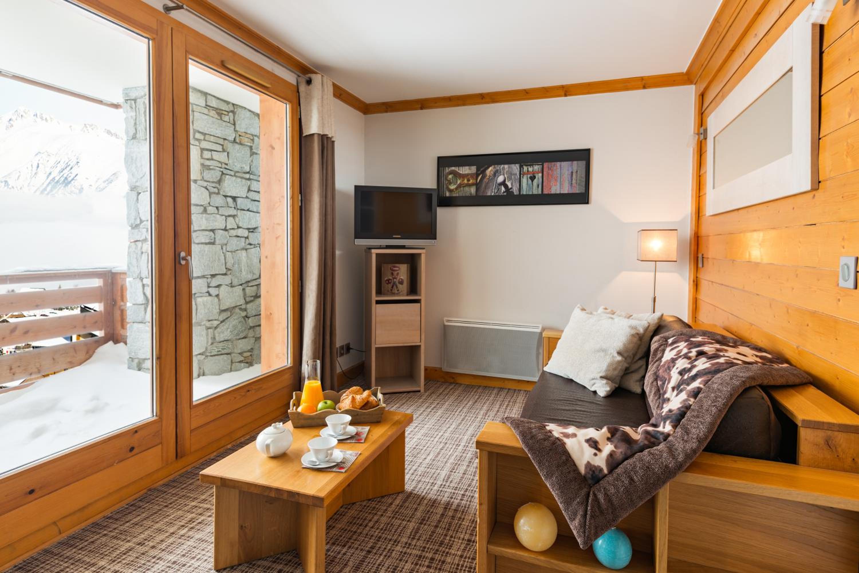 One-Bedroom Apartment (4 Adults)