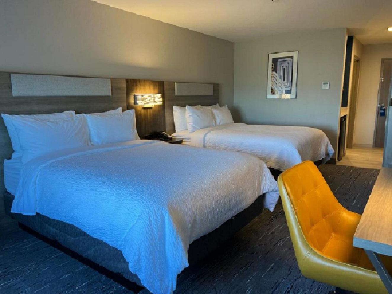 Standard Room with Two Queen Beds