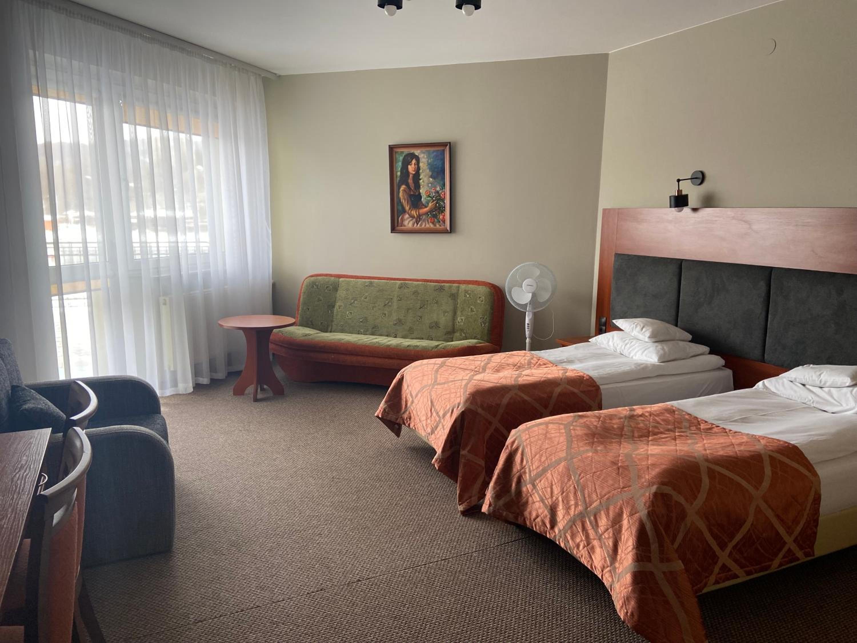 Quadruple Room - Photo 1
