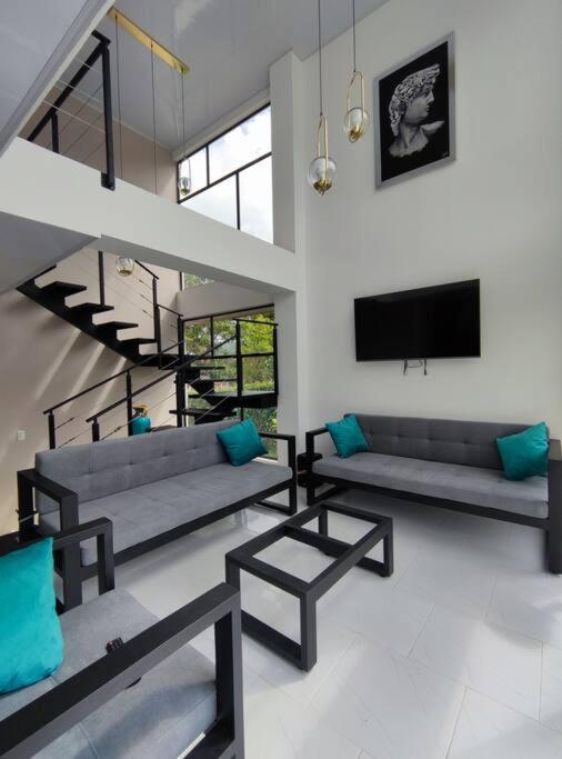 Villa photo 2