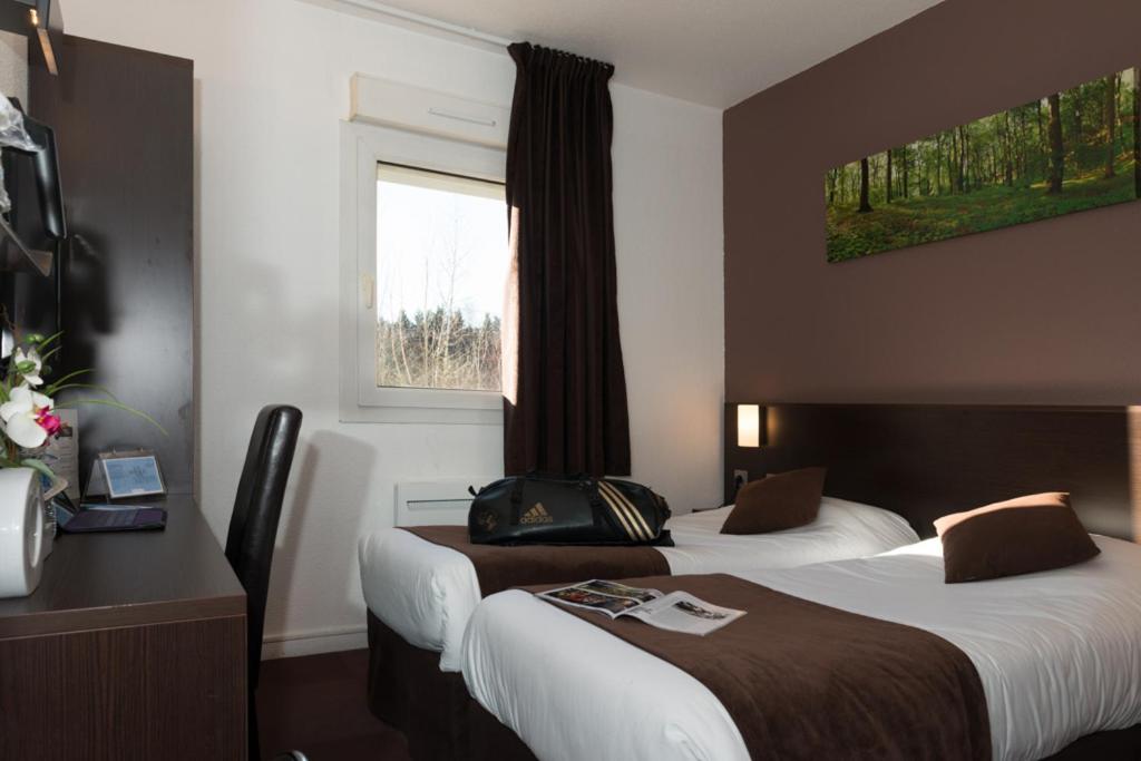 Double Room with 2 Single Beds