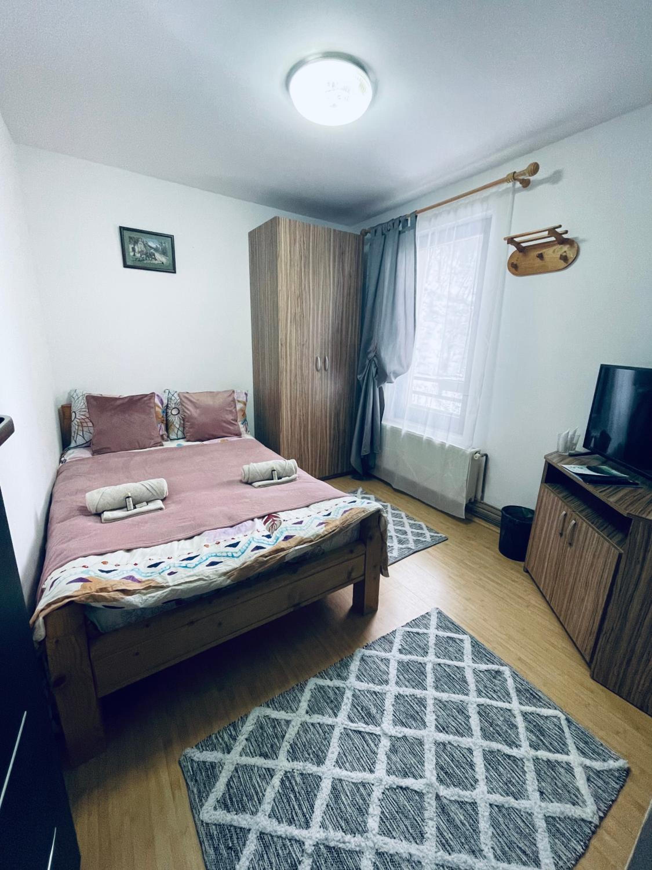 Double Room with Private Bathroom photo 1