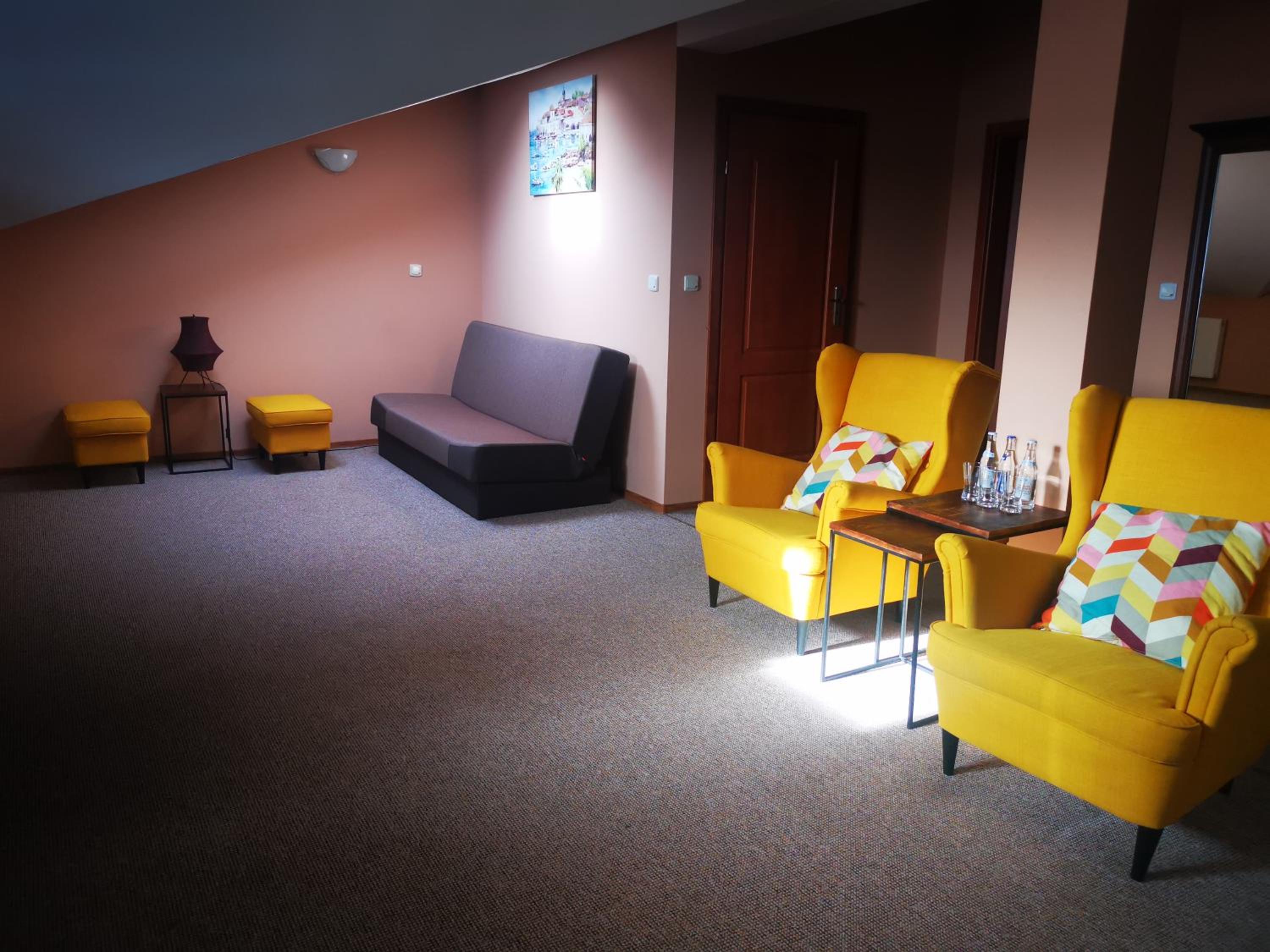 Superior Family Room - Photo 1