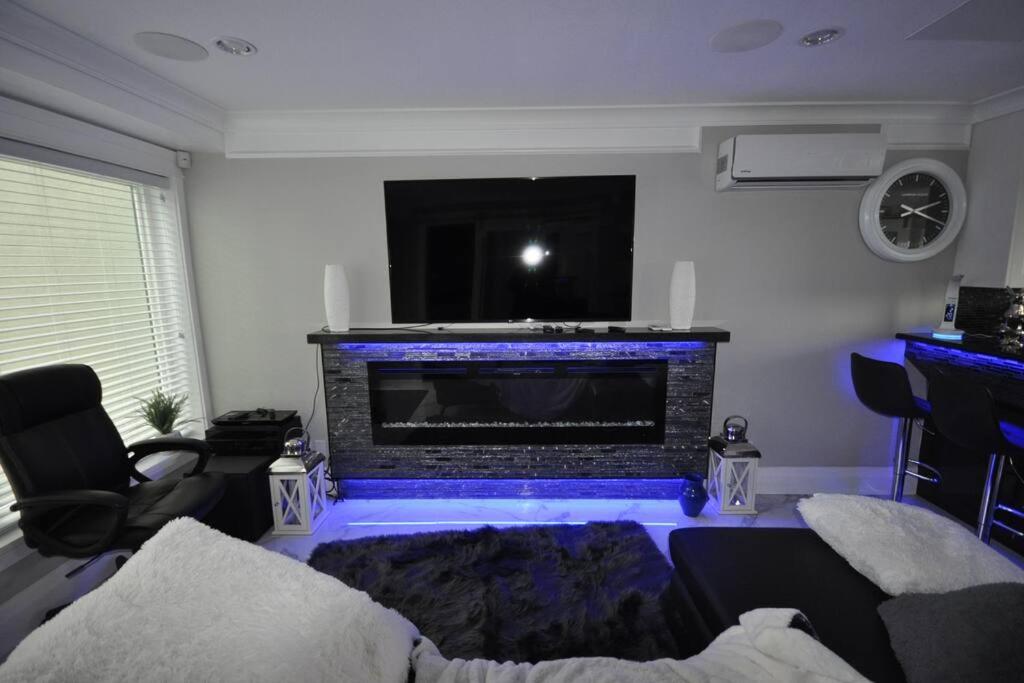 Three-Bedroom Apartment photo 1