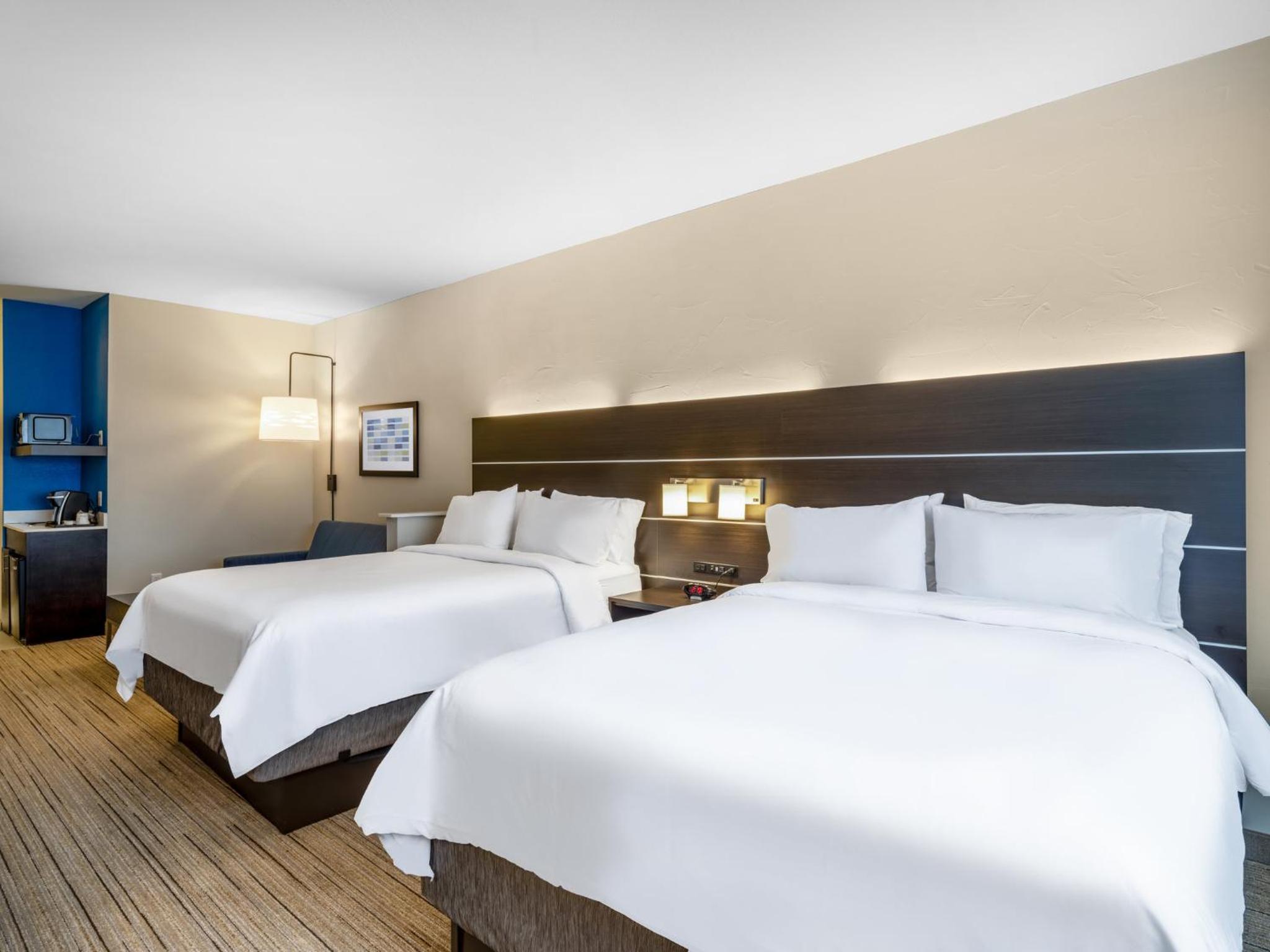 Standard Queen Room with Two Queen Beds - Photo 1