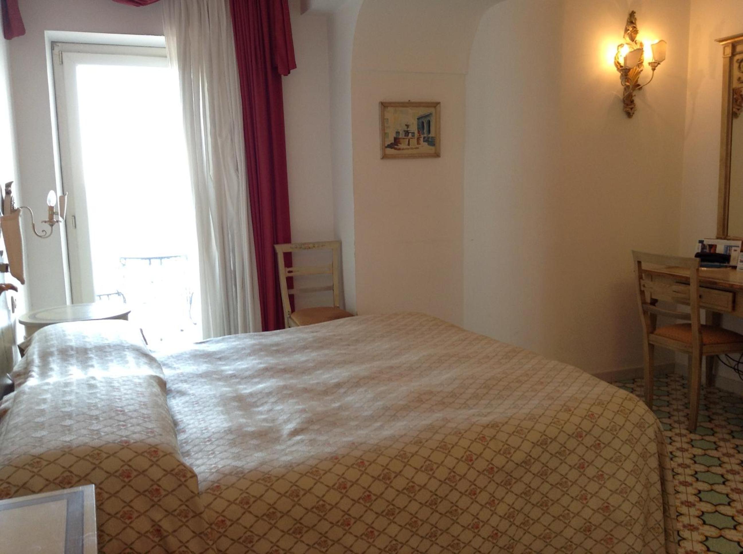 Double Room - Photo 9