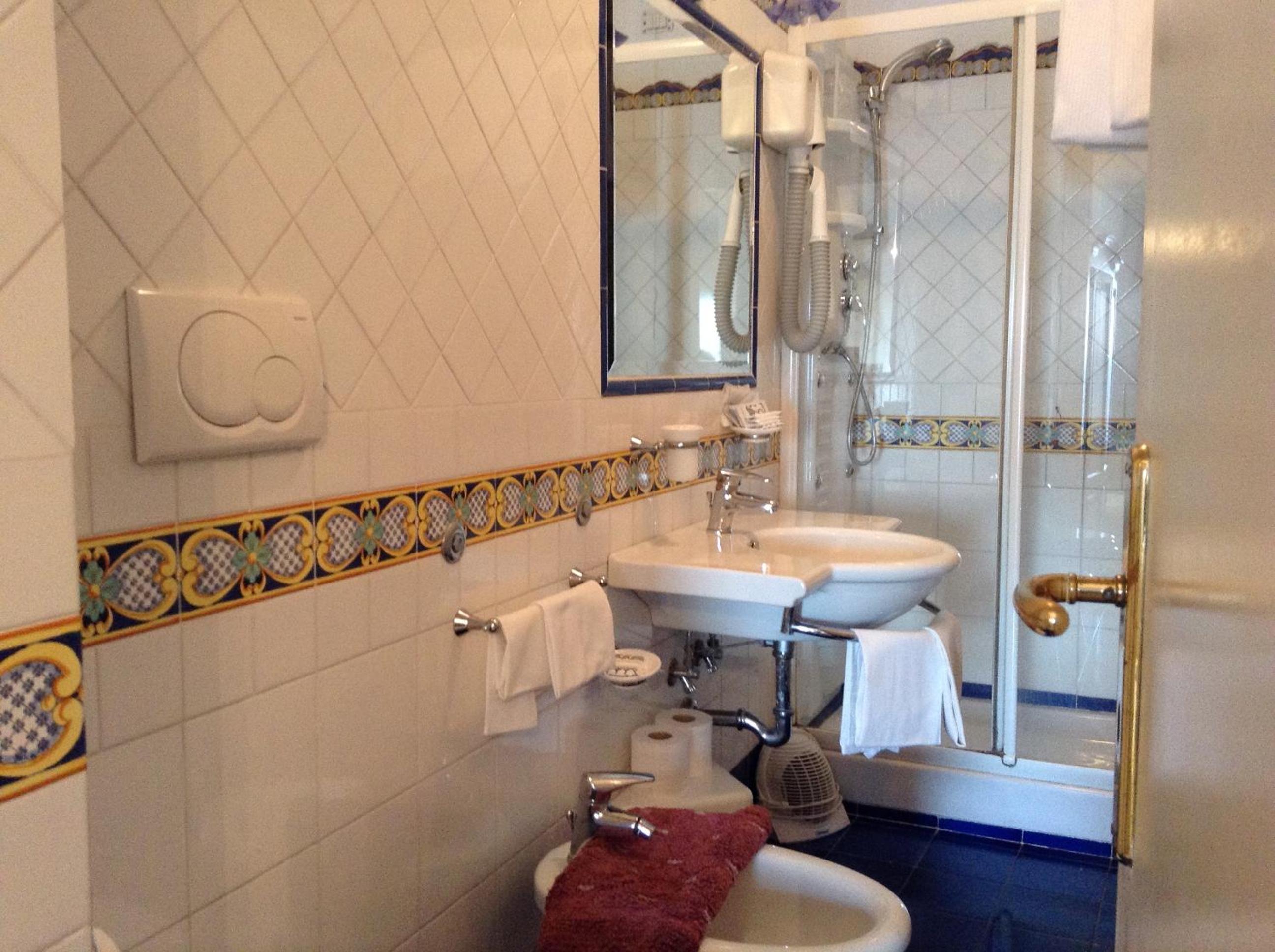 Double Room - Photo 4