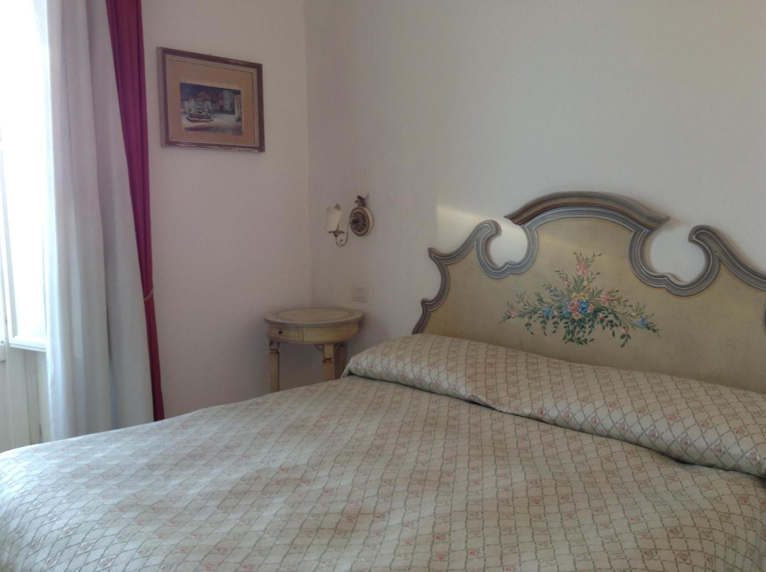 Double Room - Photo 3