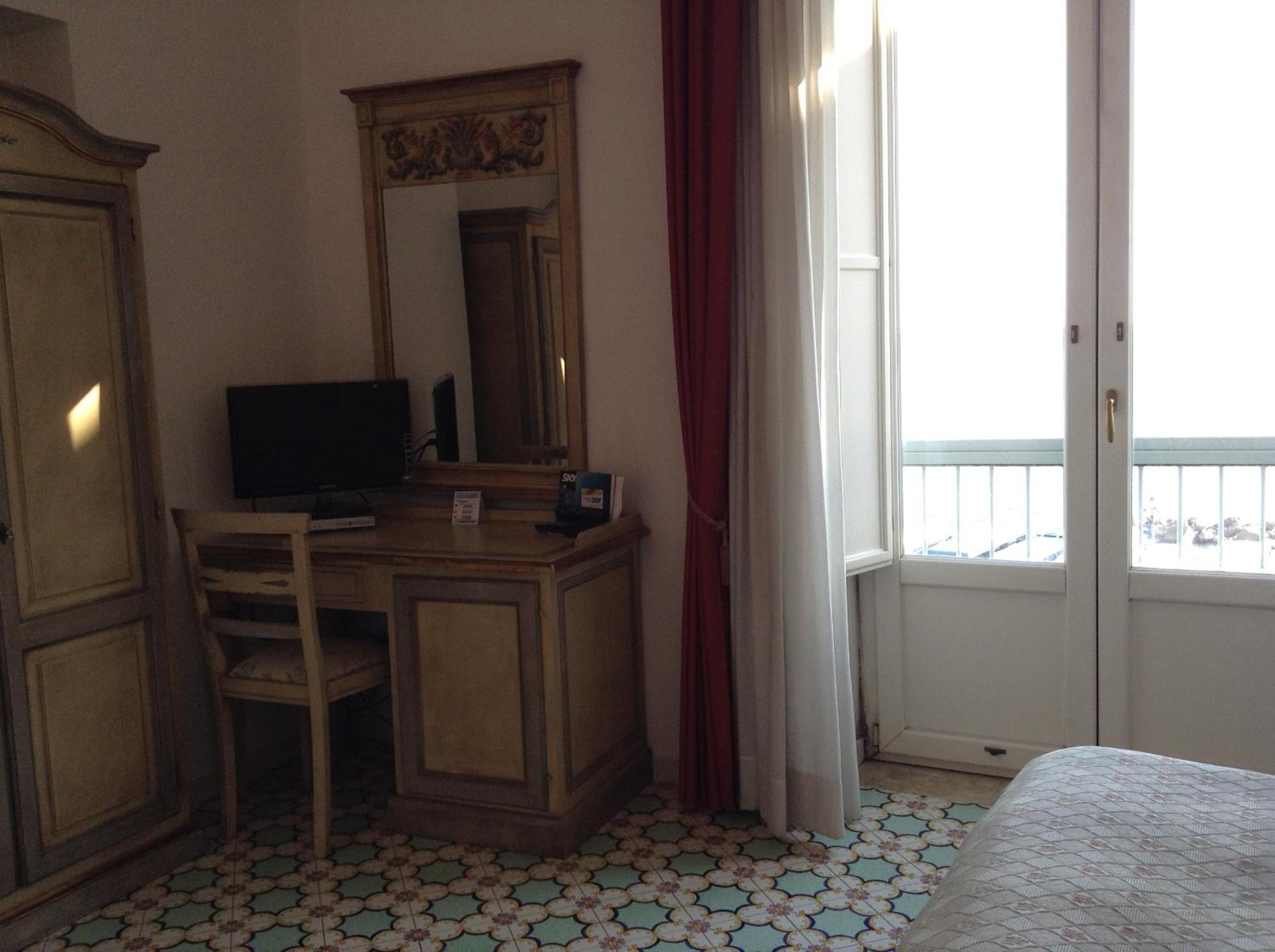 Double Room - Photo 15