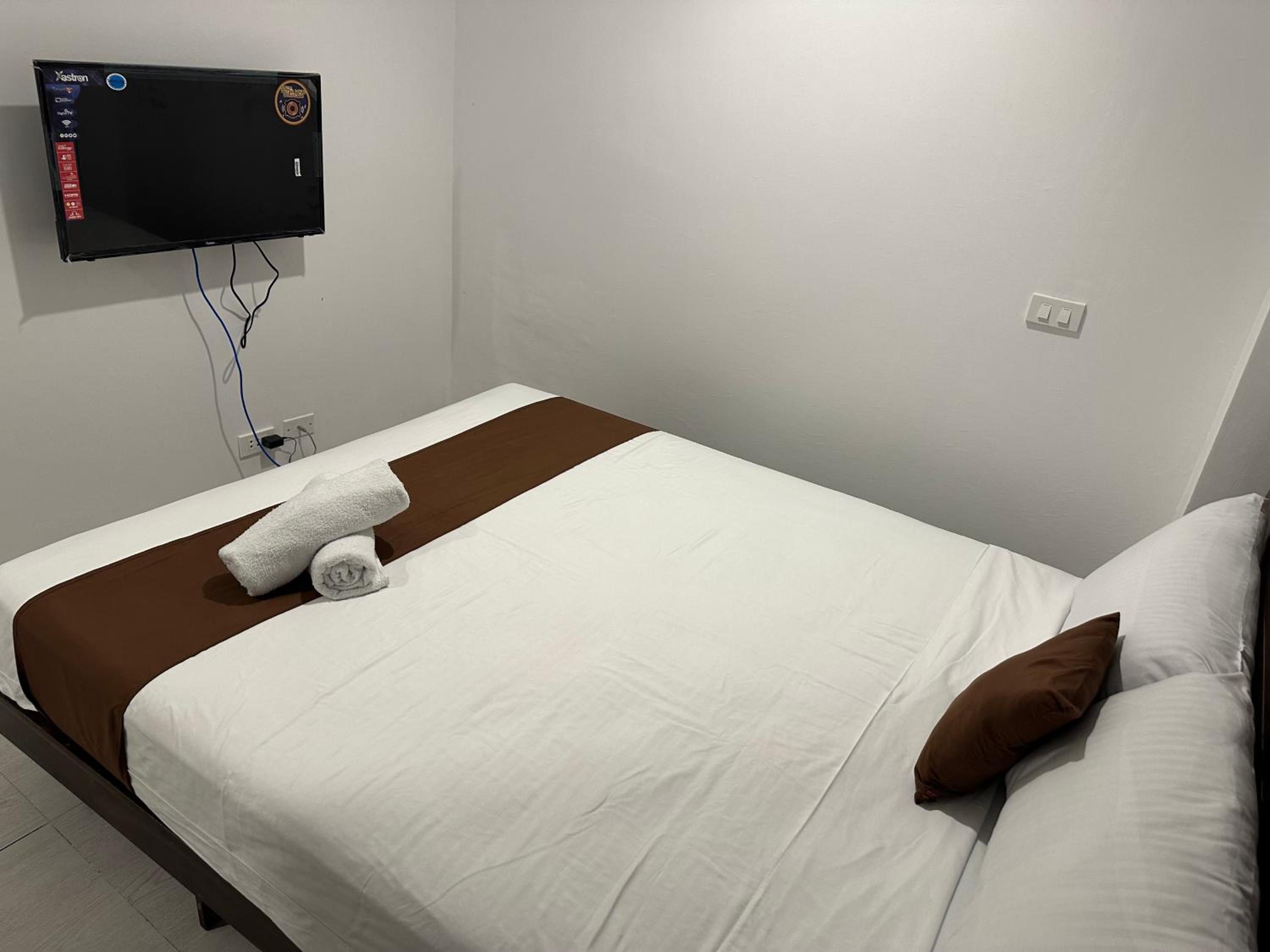 Standard Double Room - Photo 6