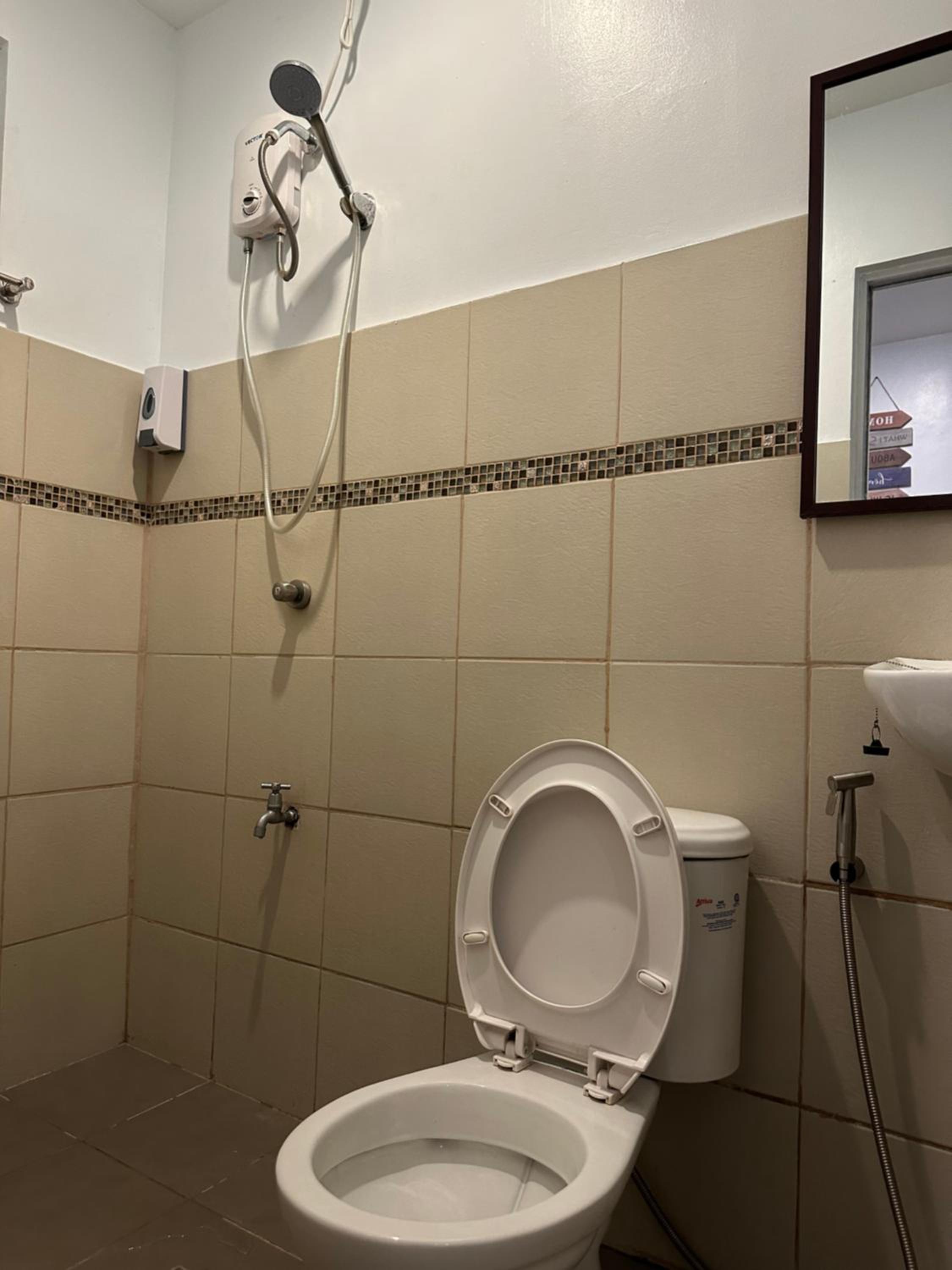 Standard Double Room - Photo 9