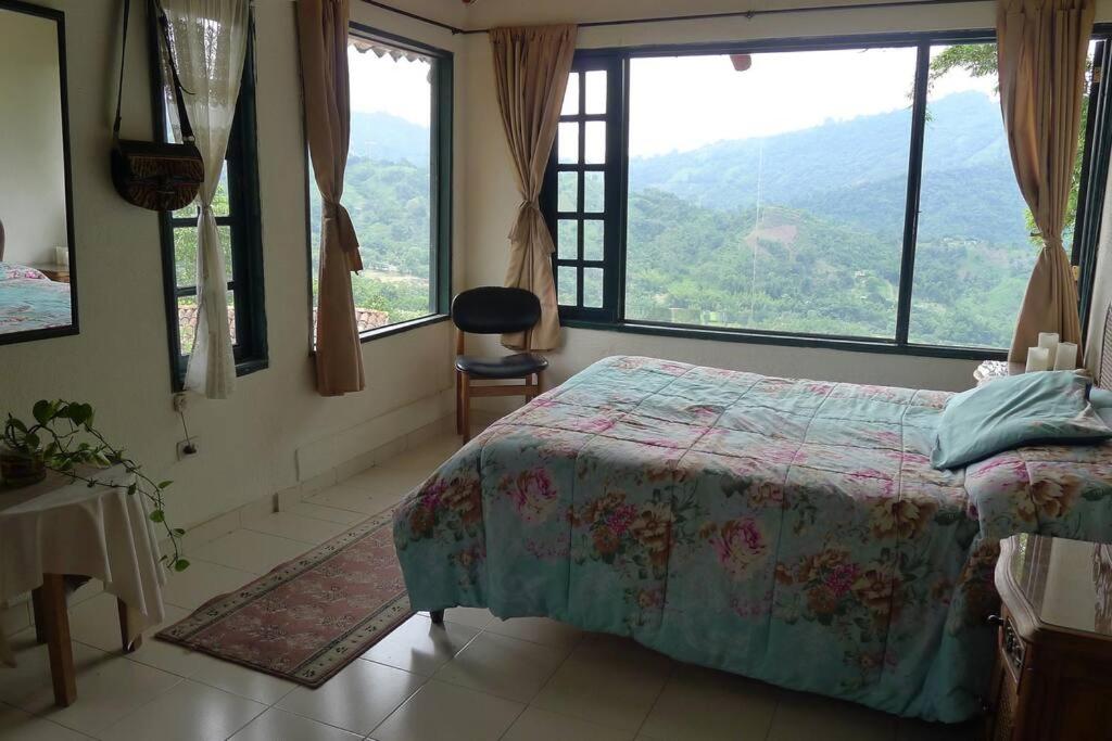 Three-Bedroom House photo 1