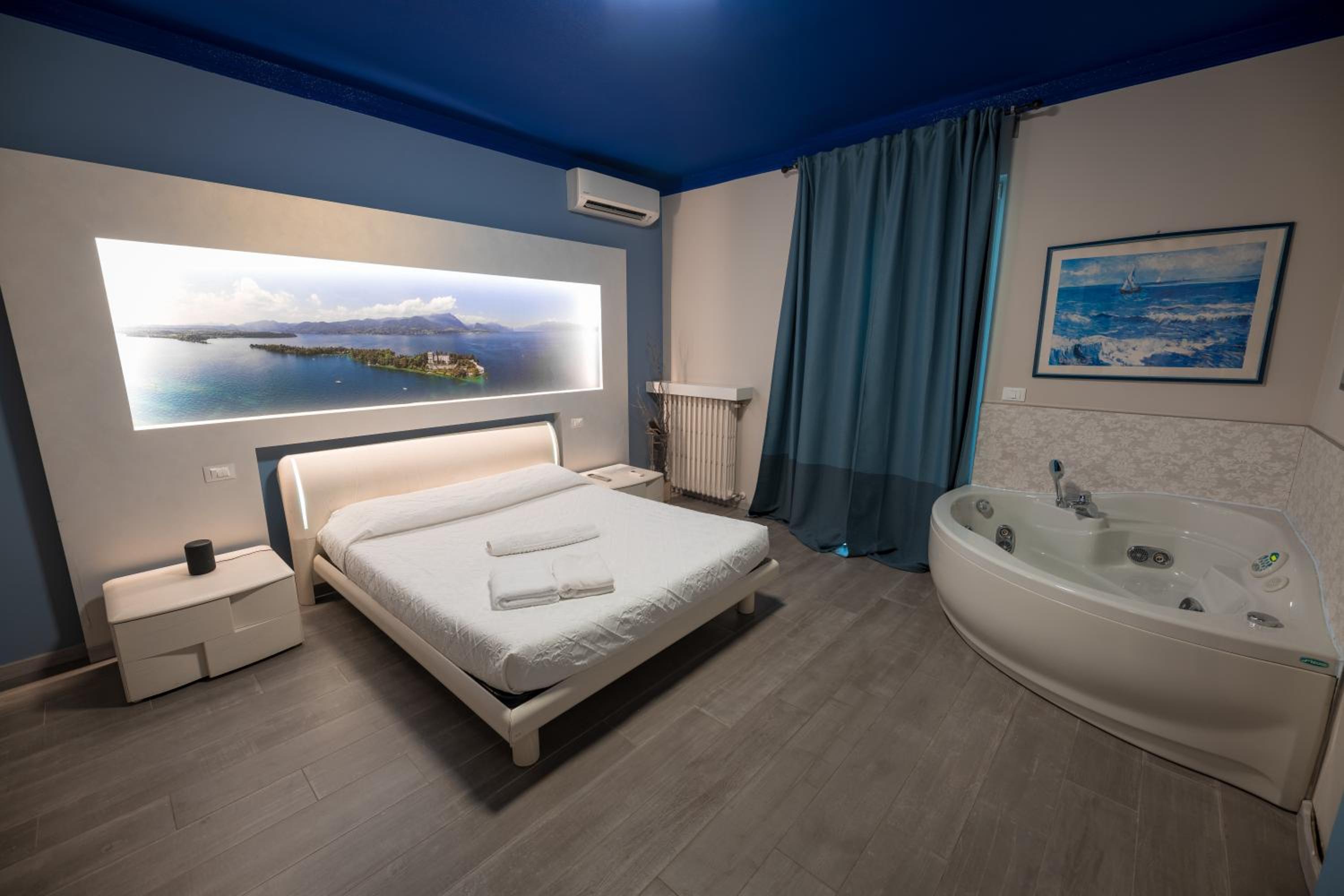 One-Bedroom Apartment - Photo 17