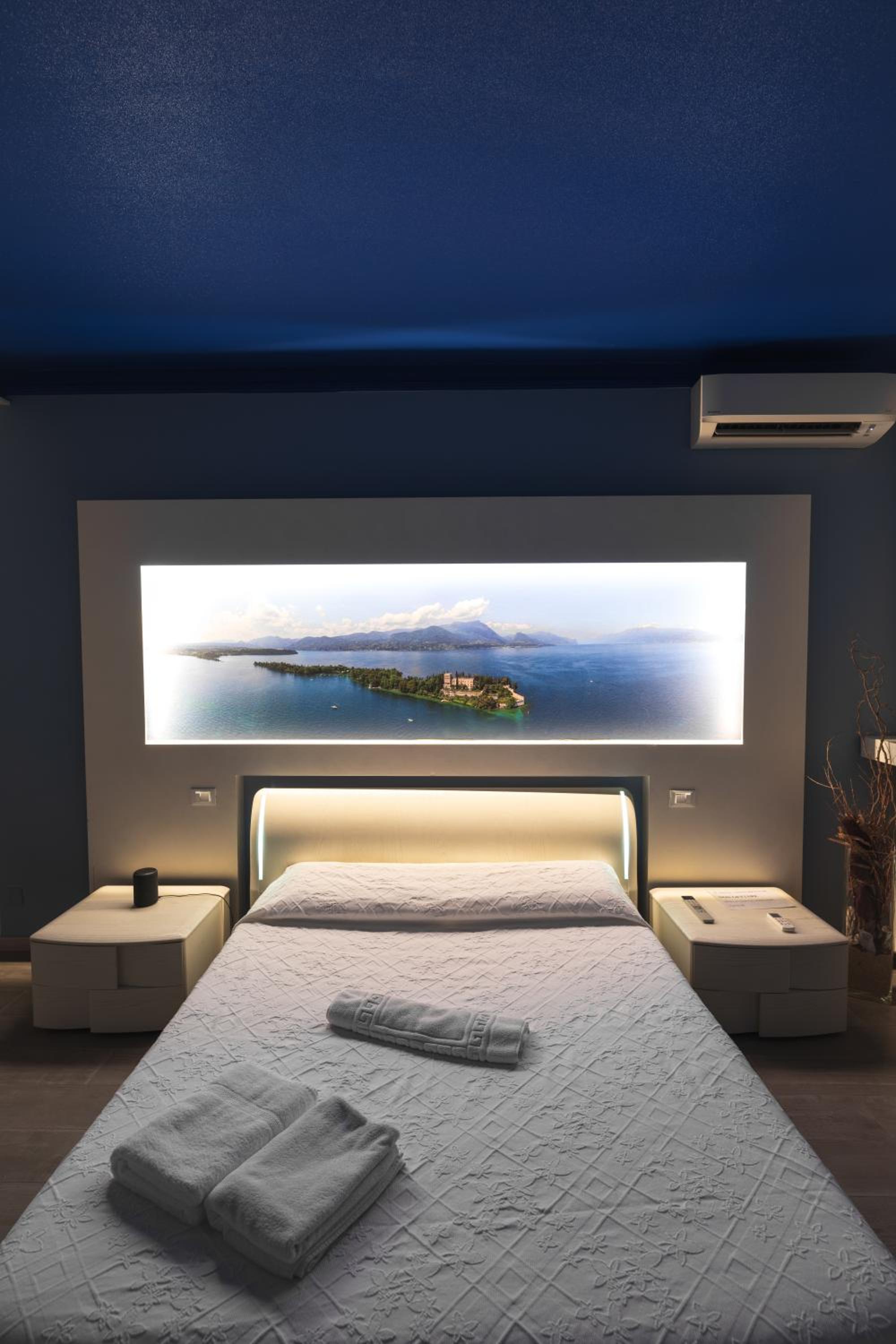 One-Bedroom Apartment - Photo 7