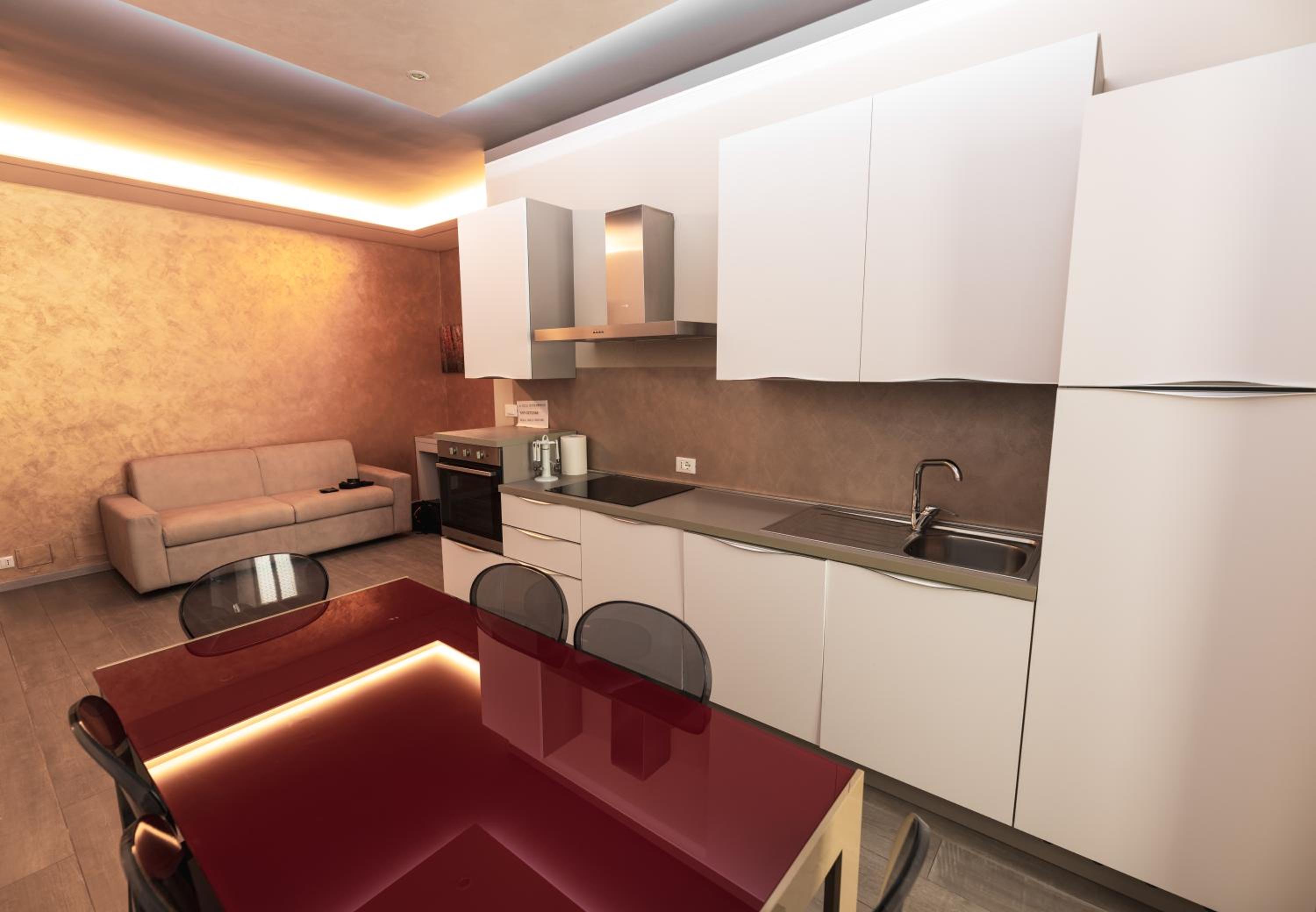One-Bedroom Apartment - Photo 3