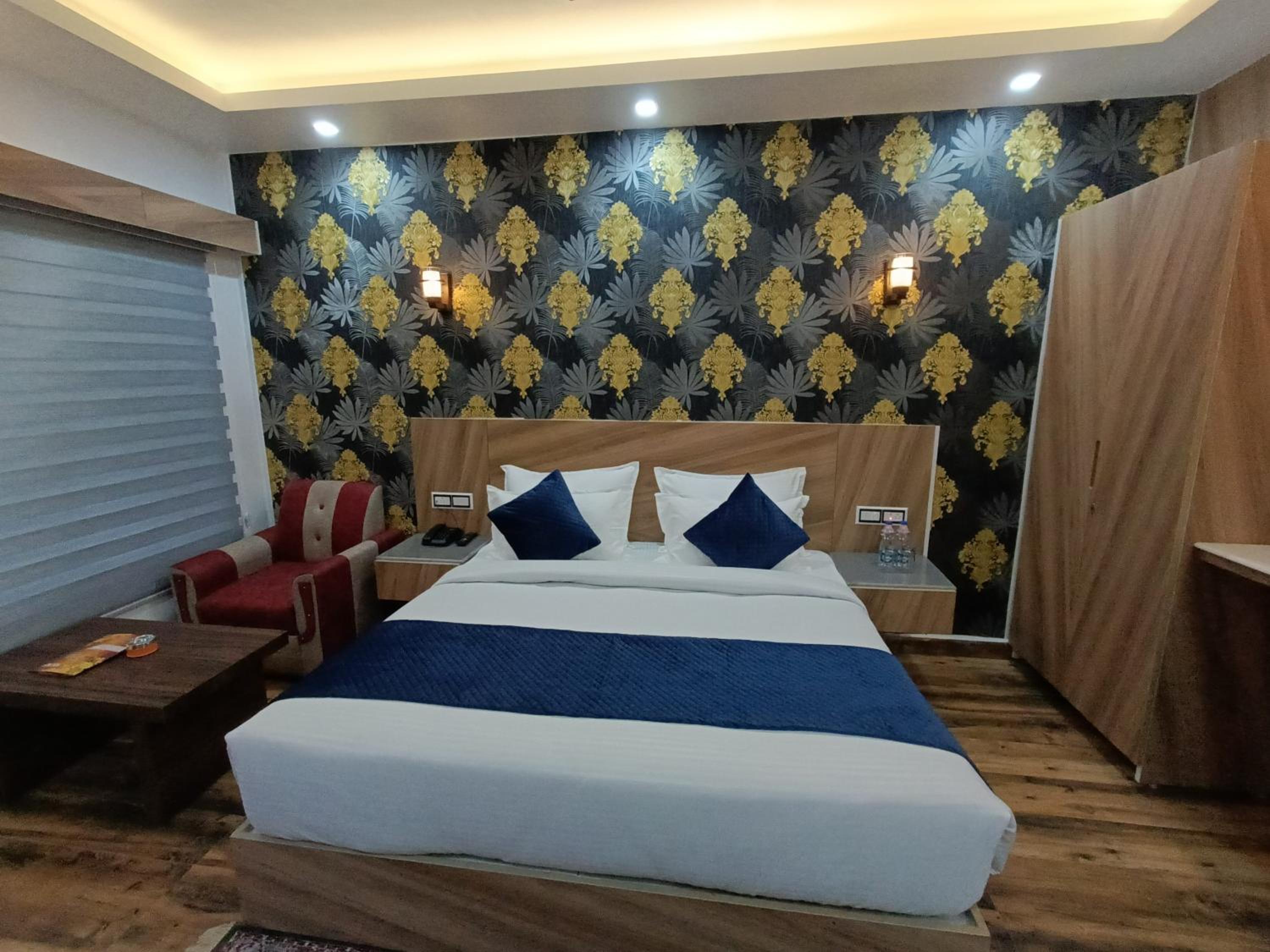 Deluxe Double Room With Balcony