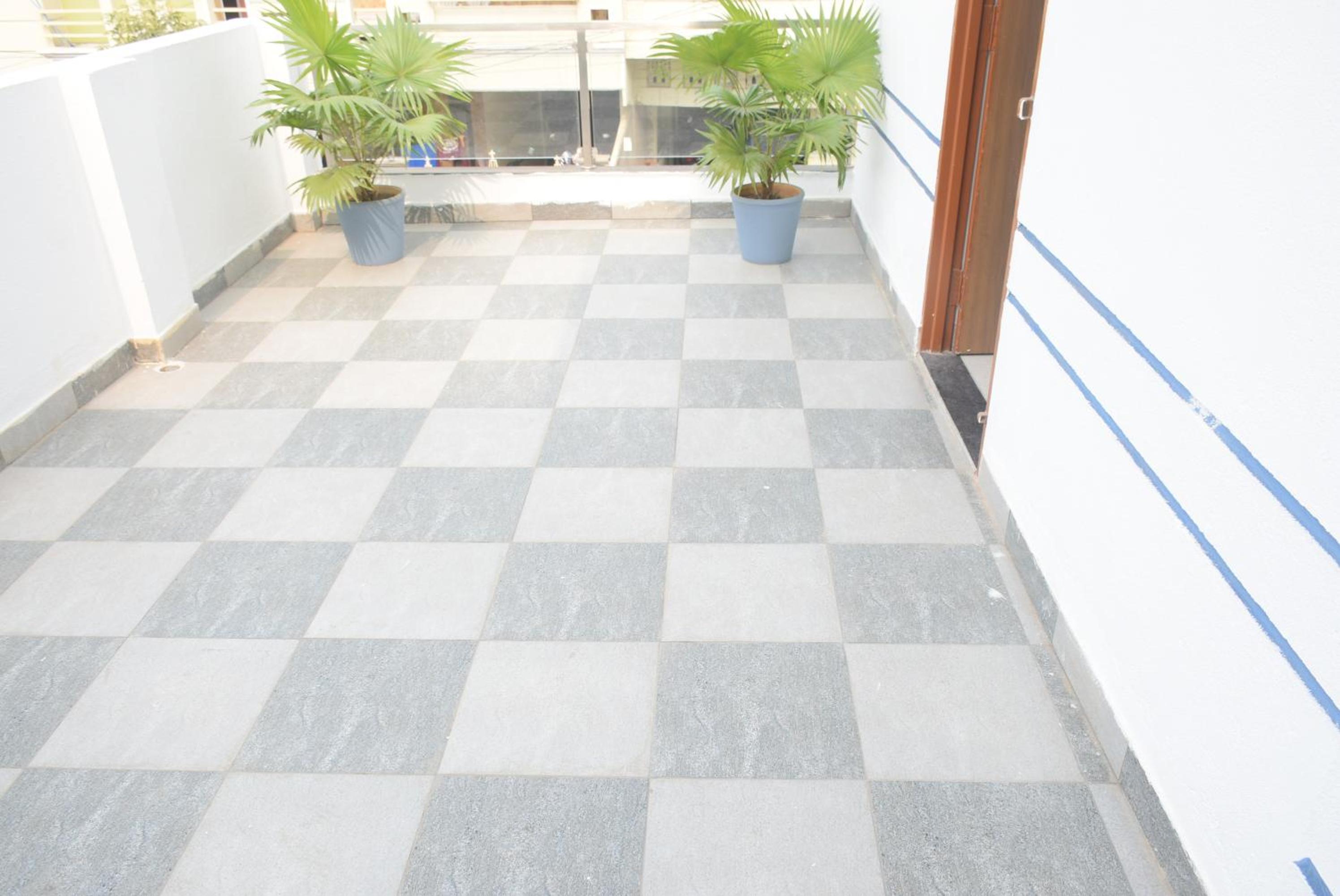 Double or Twin Room with Terrace - Photo 2
