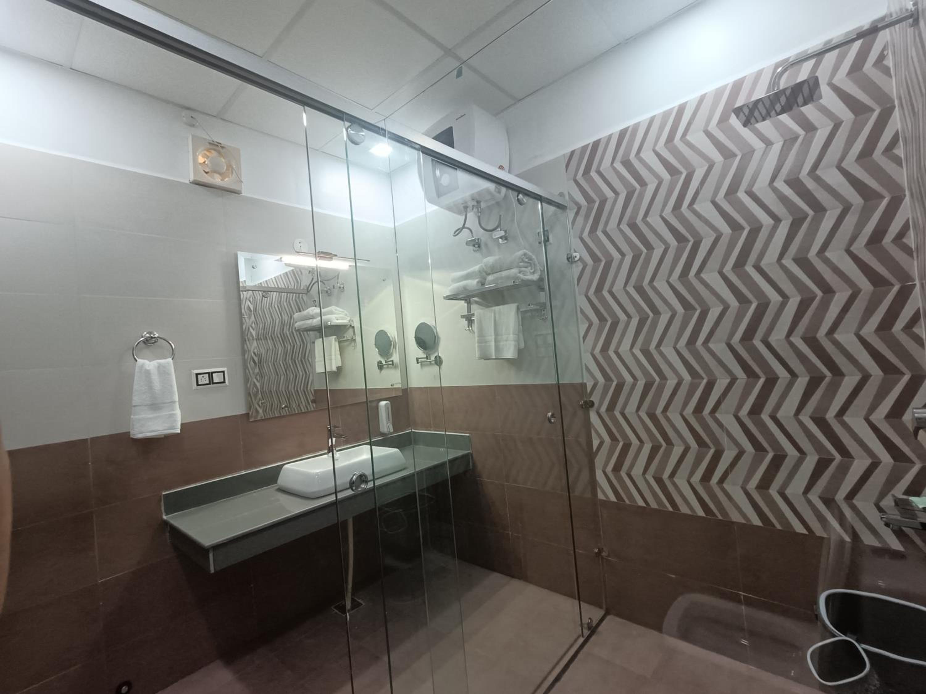 Deluxe Double Room With Balcony photo 2