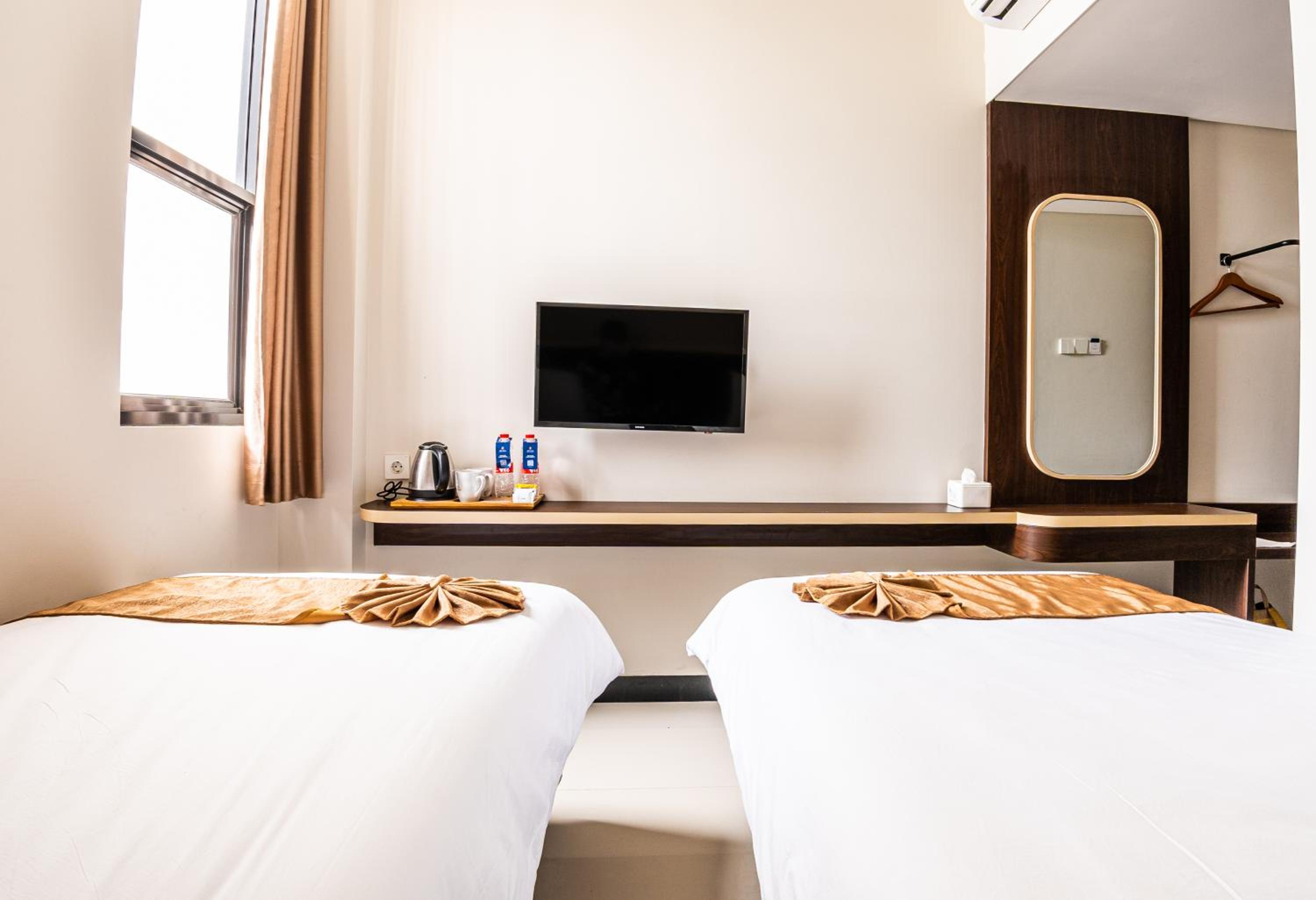 Deluxe Twin Room photo 3