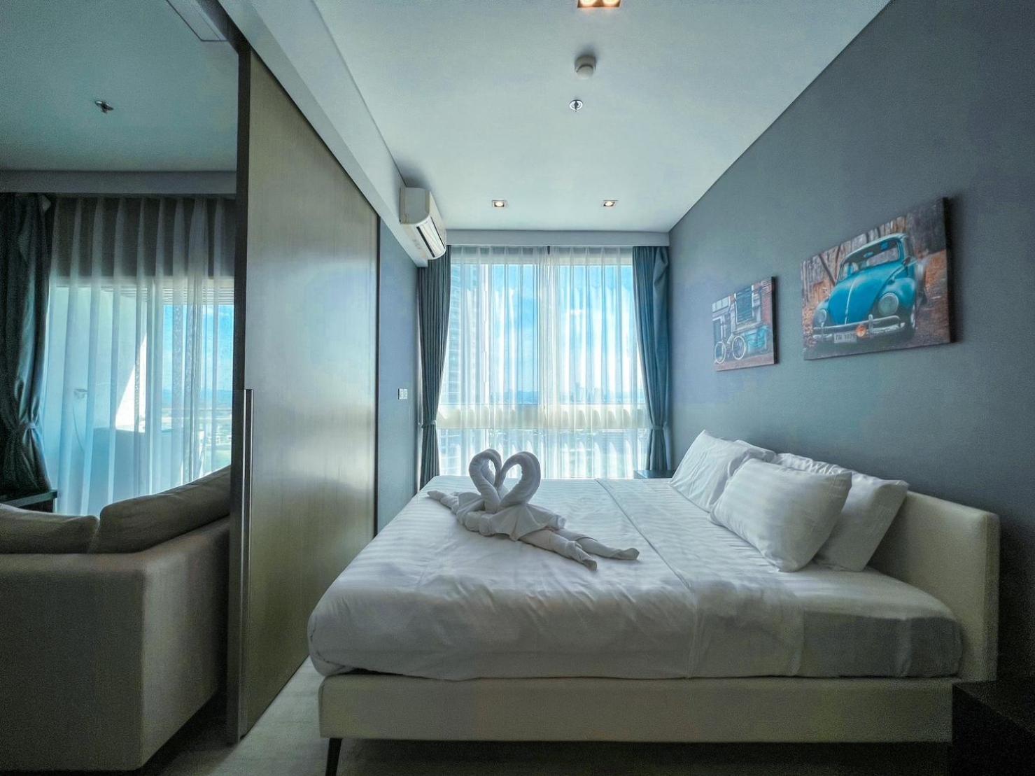 Deluxe Double Room with Balcony - Photo 10