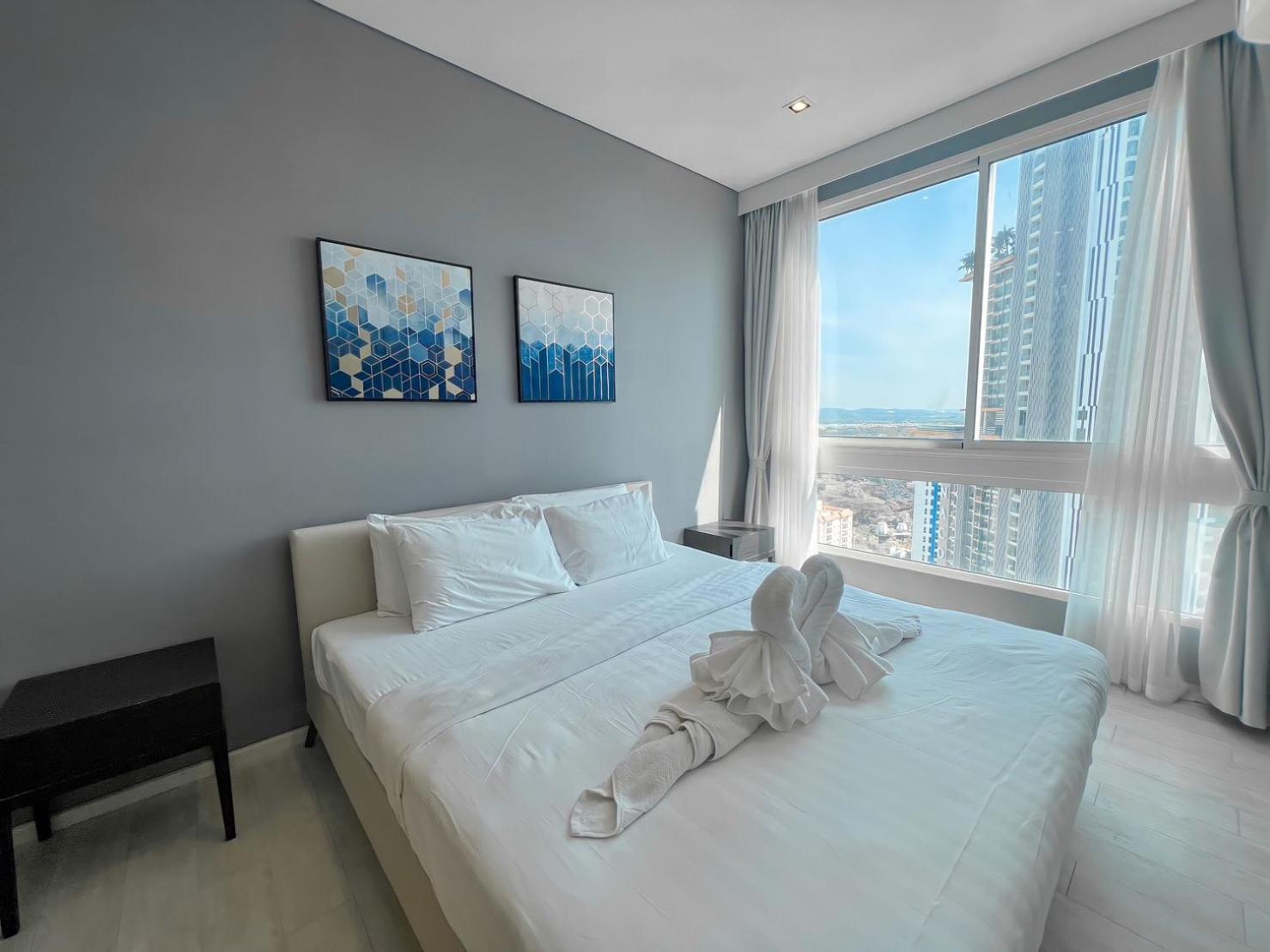Deluxe Double Room with Balcony - Photo 9
