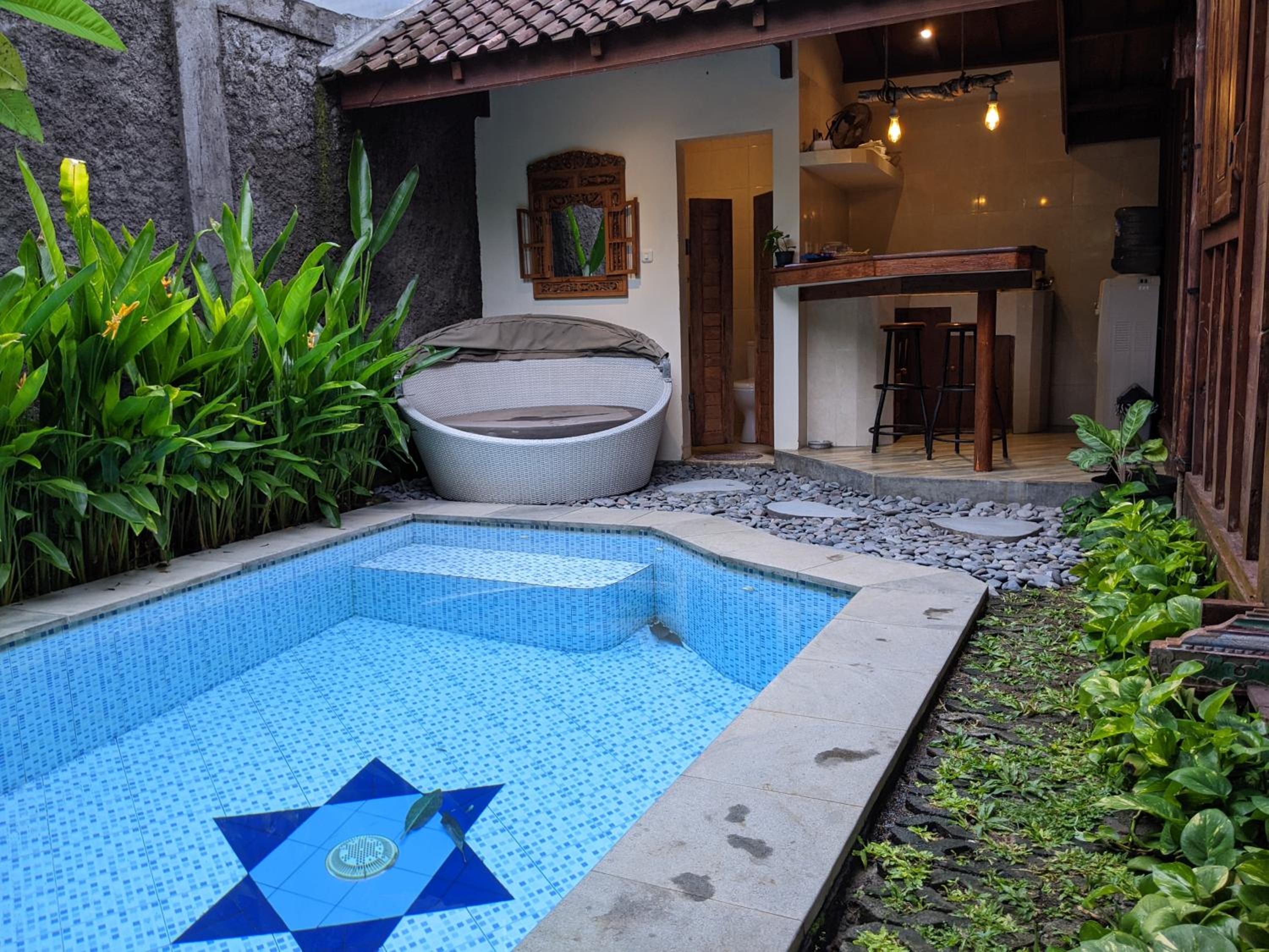 Wooden Villa with Private Pool - Photo 60