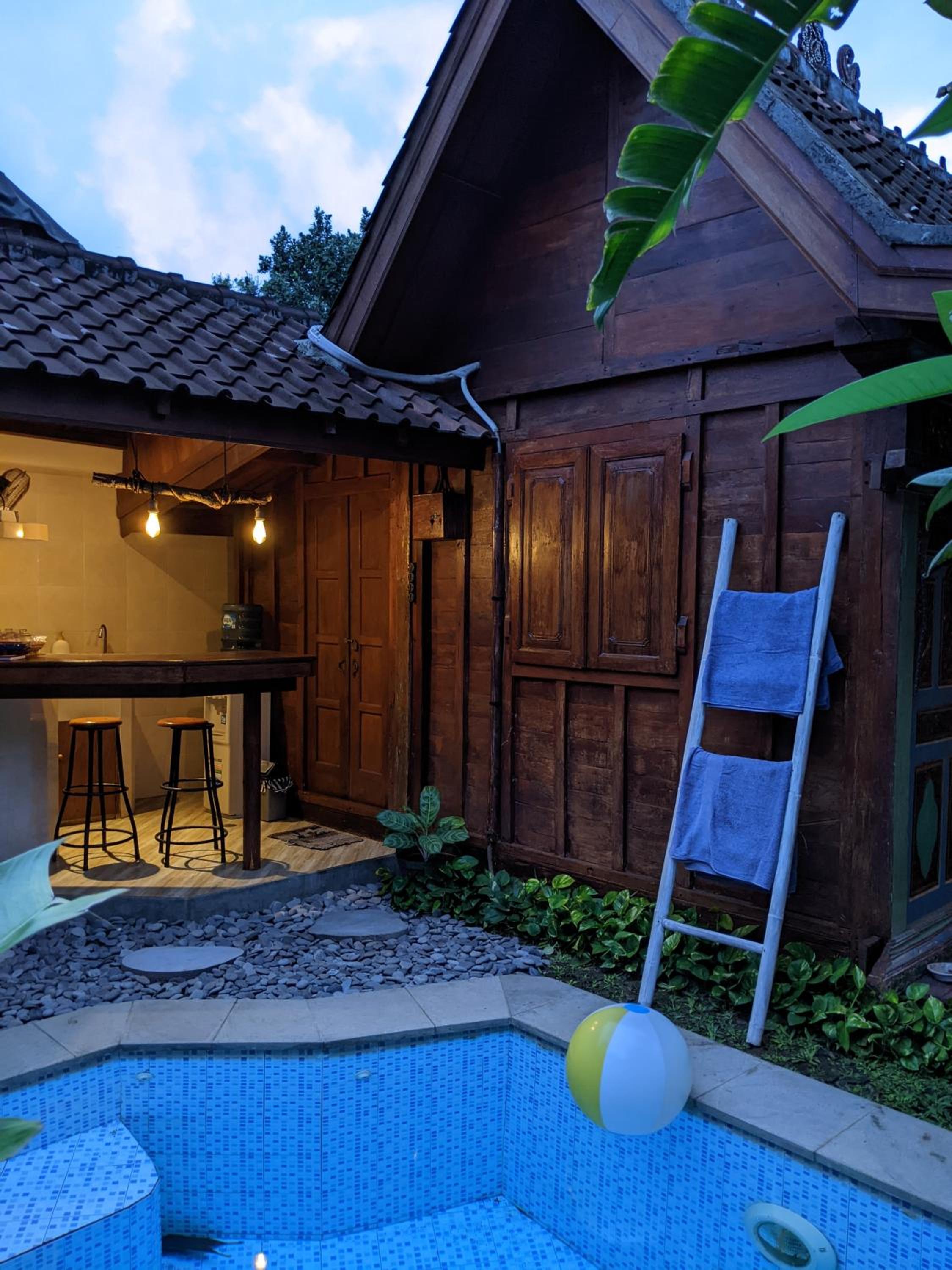 Wooden Villa with Private Pool - Photo 56