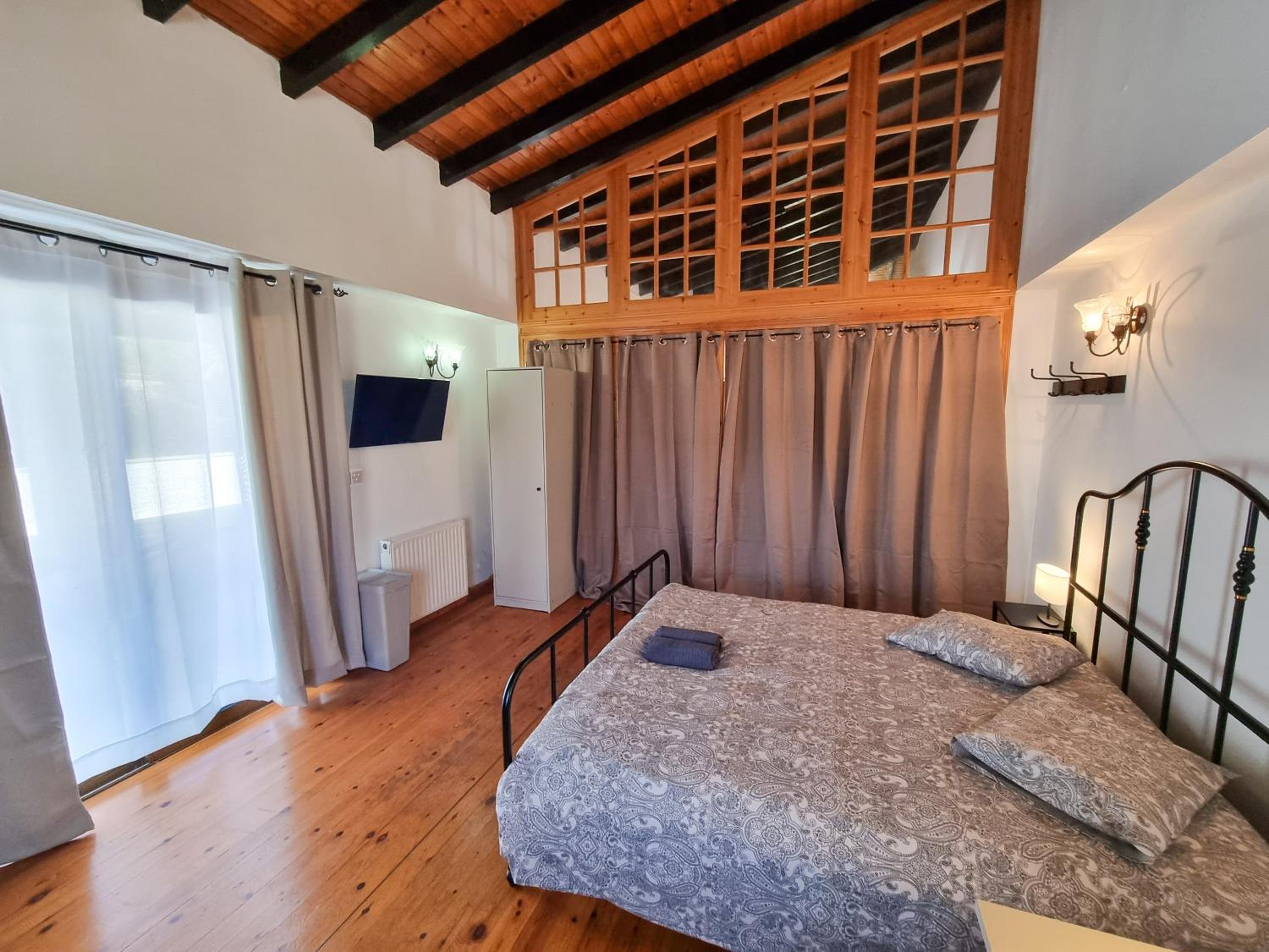 Double Room with Shared Bathroom photo 1