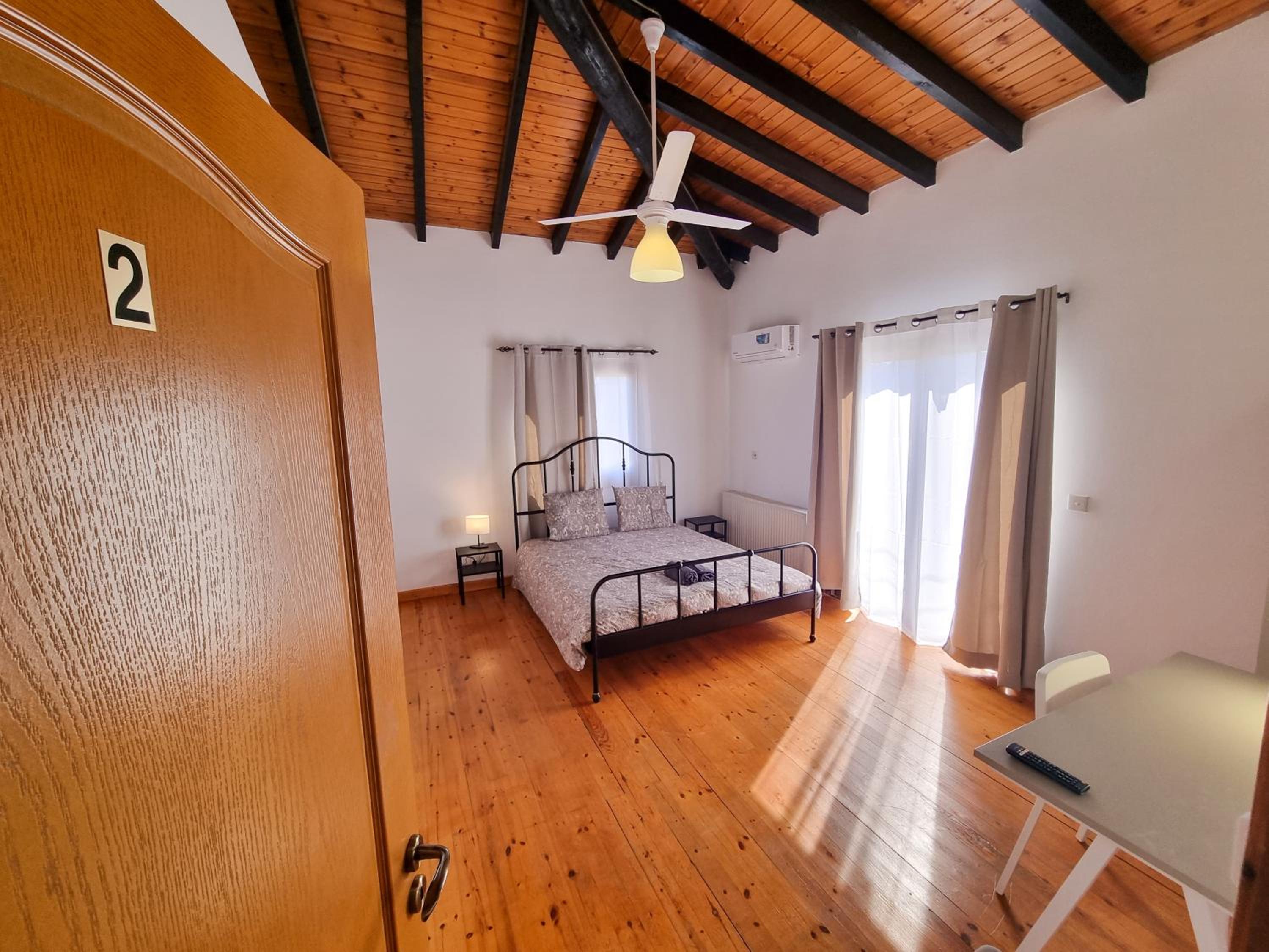 Double Room with Shared Bathroom photo 1