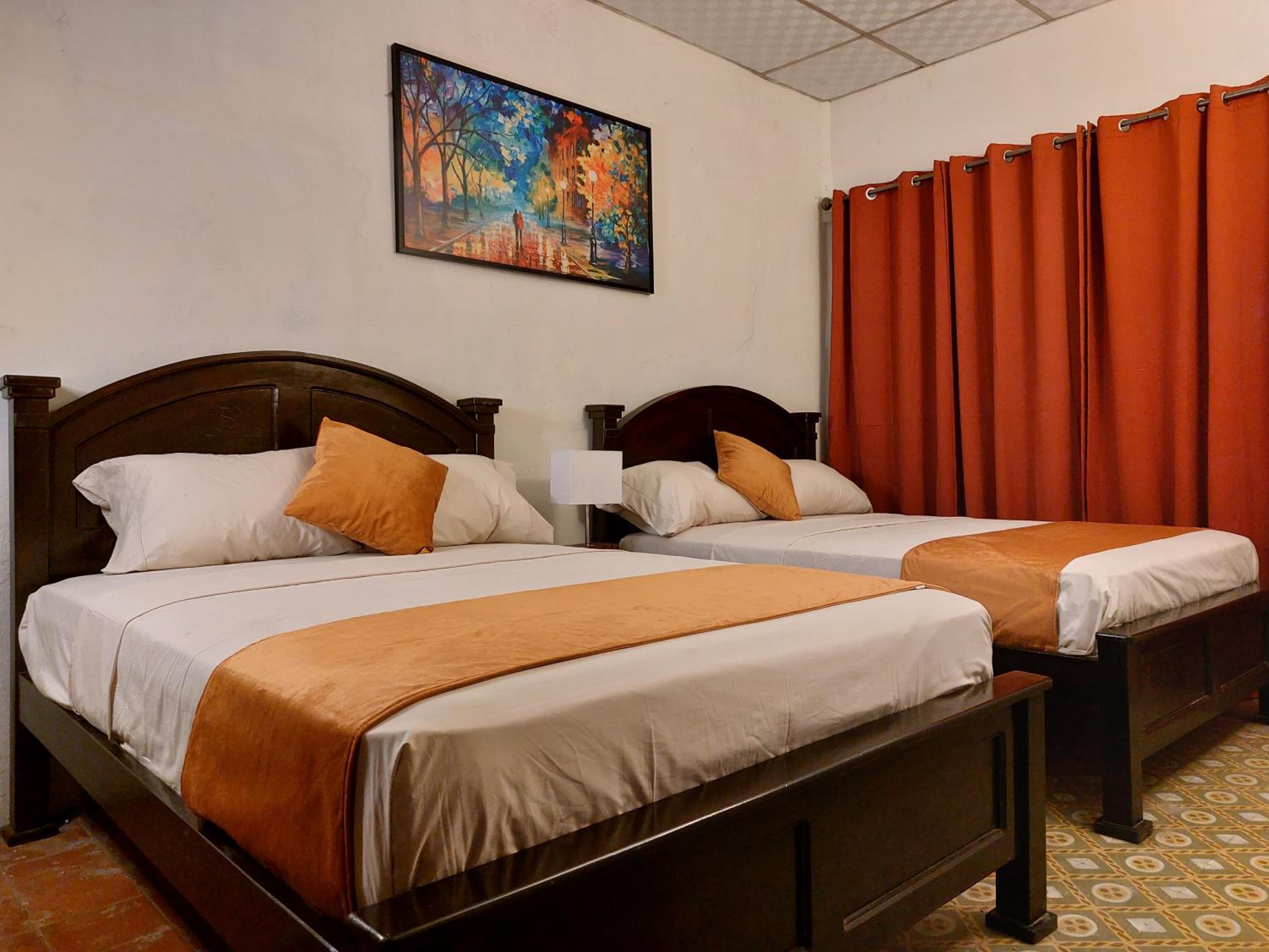 Twin Room with Private Bathroom photo 1