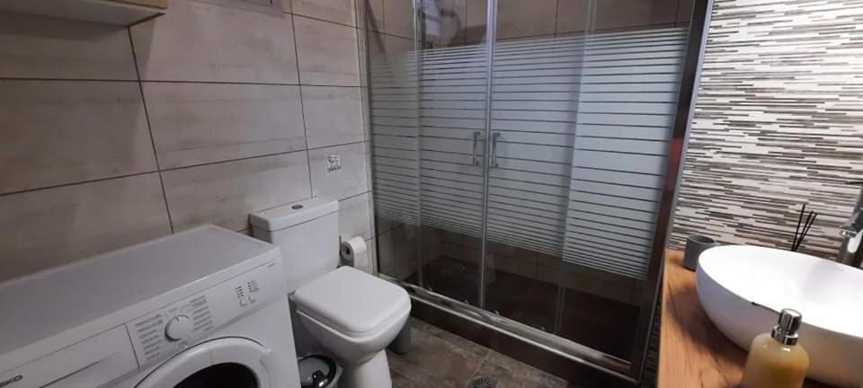 Three-Bedroom Villa photo 2