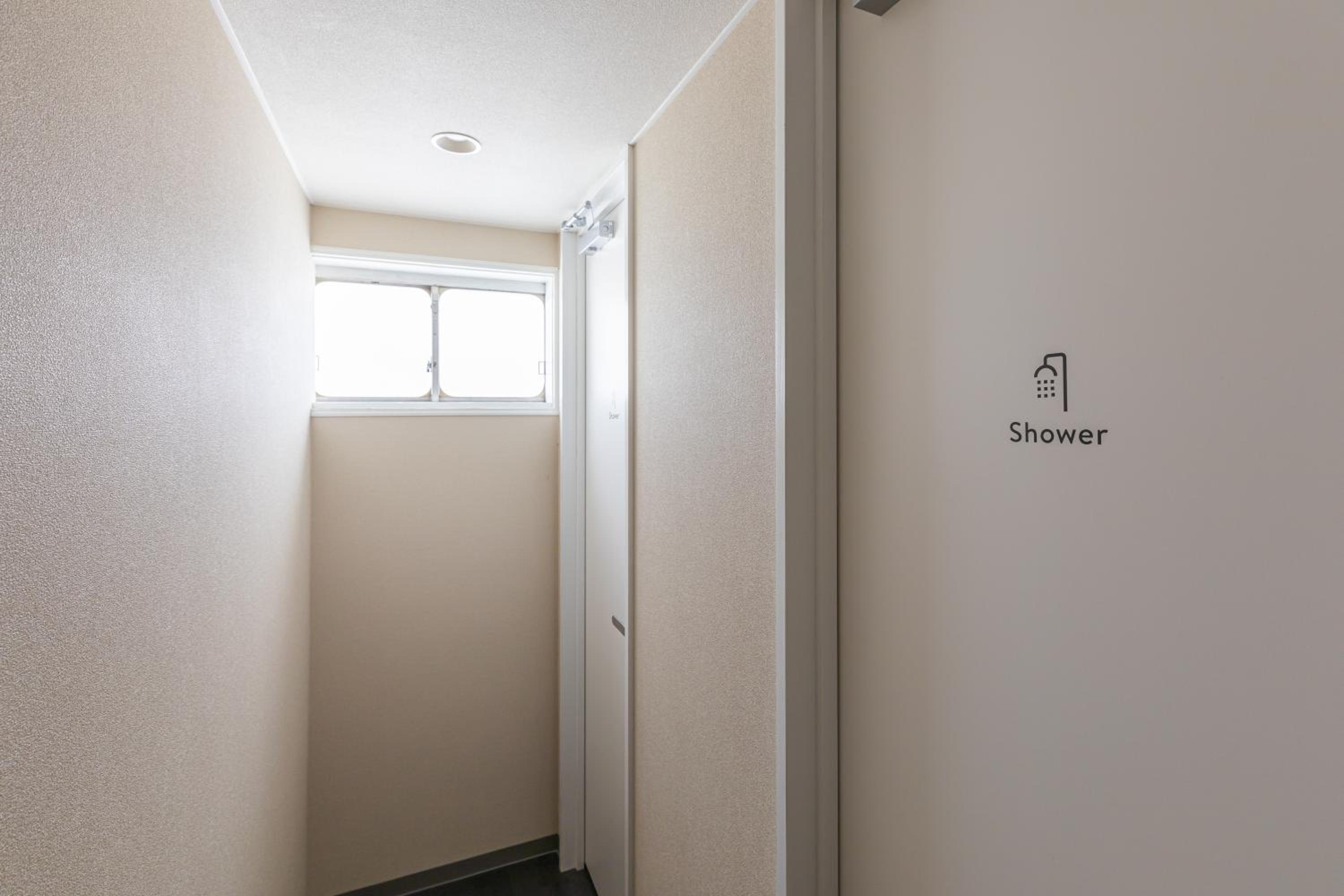 Triple Room with Shared Bathroom - Photo 2