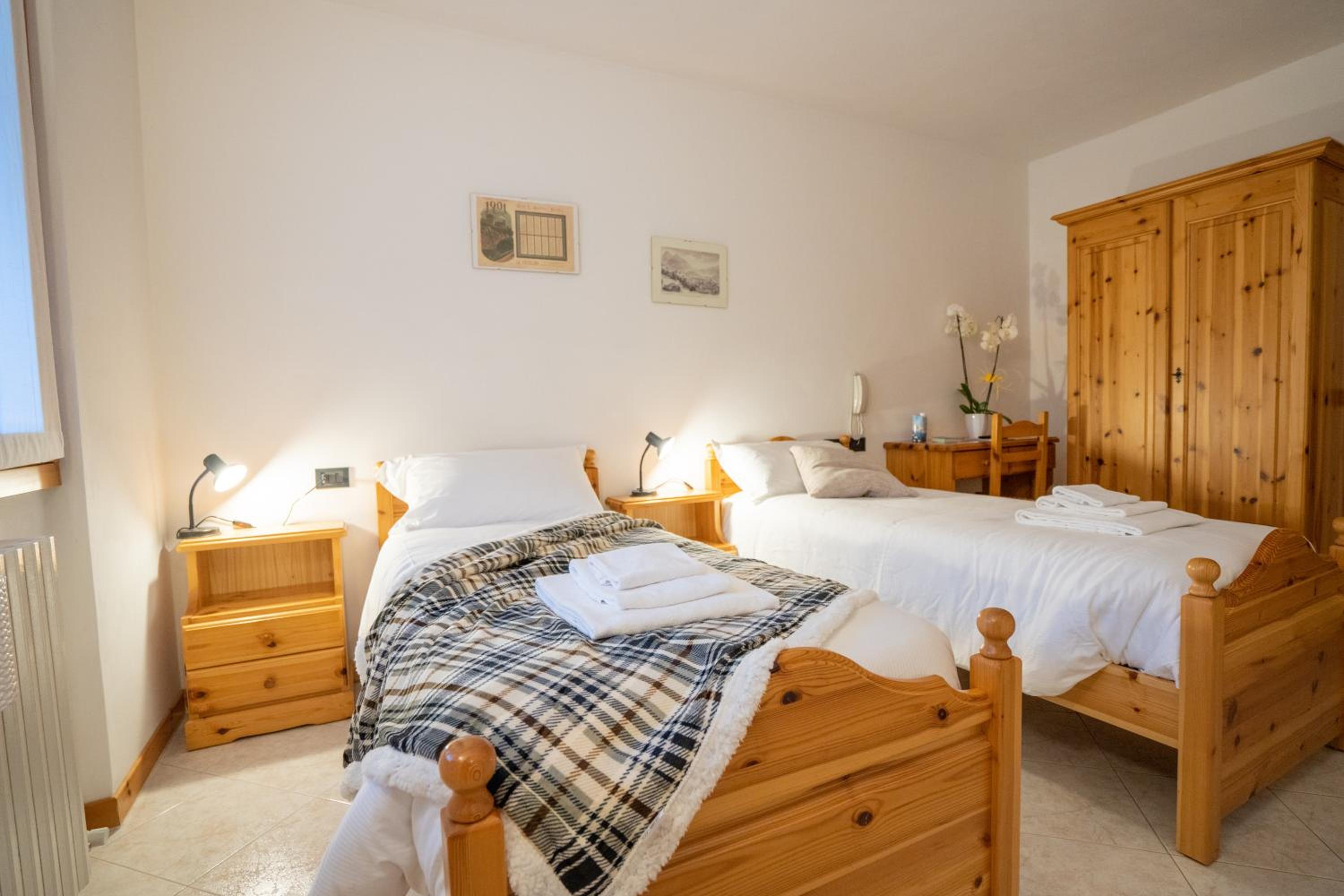 Twin Room With Private Bathroom photo 1