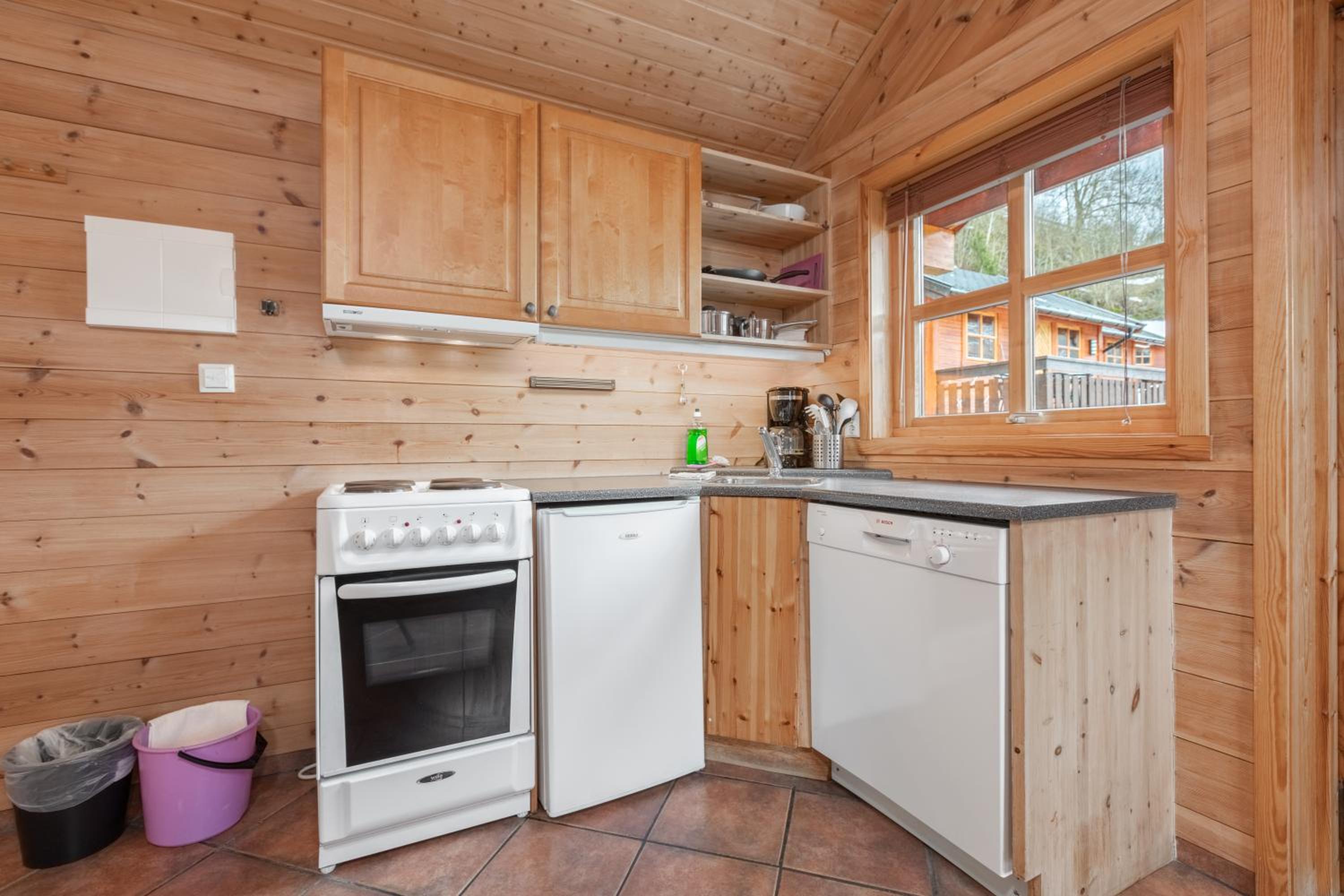One-Bedroom Cottage - Photo 8