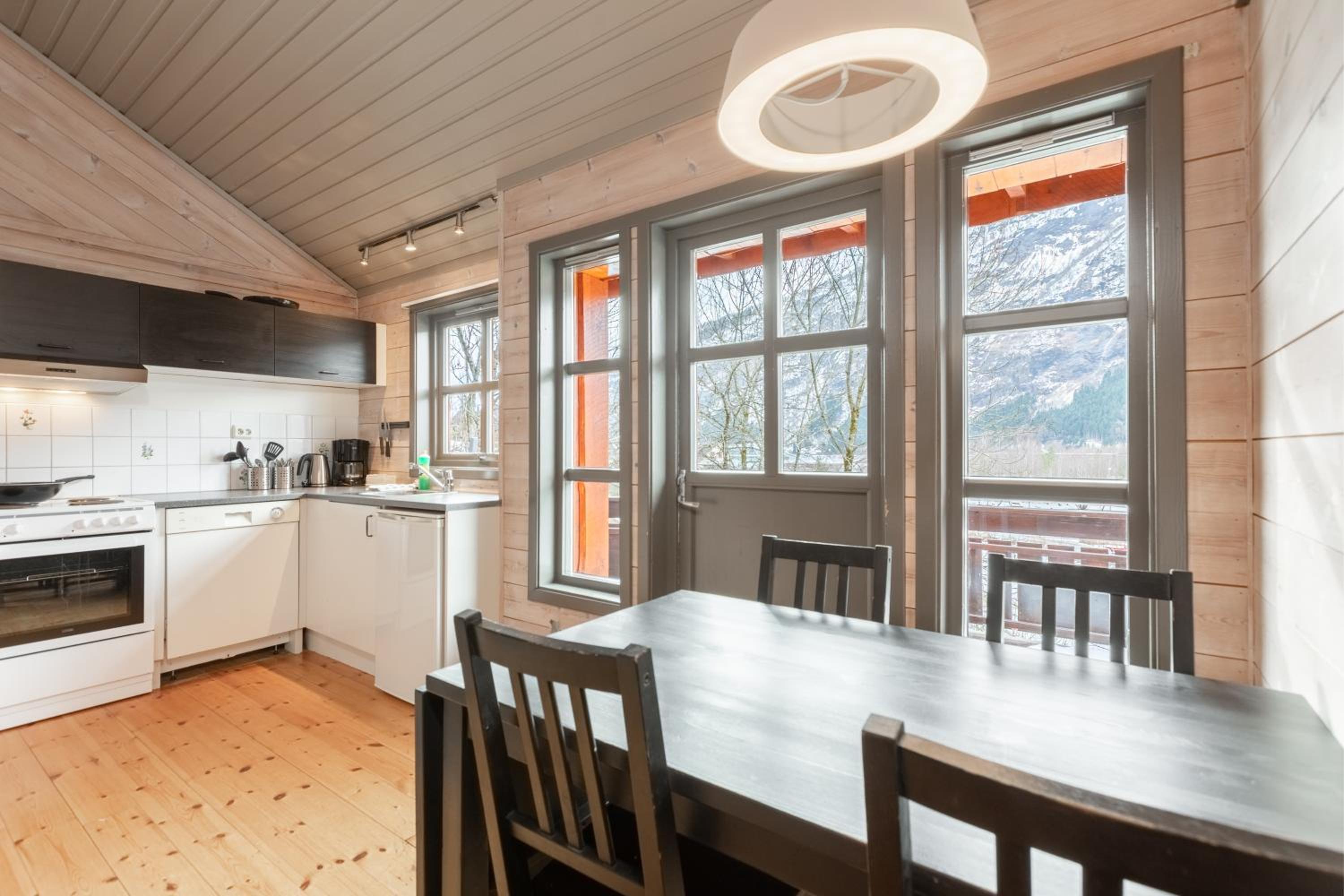 Two-Bedroom Cottage - Photo 2