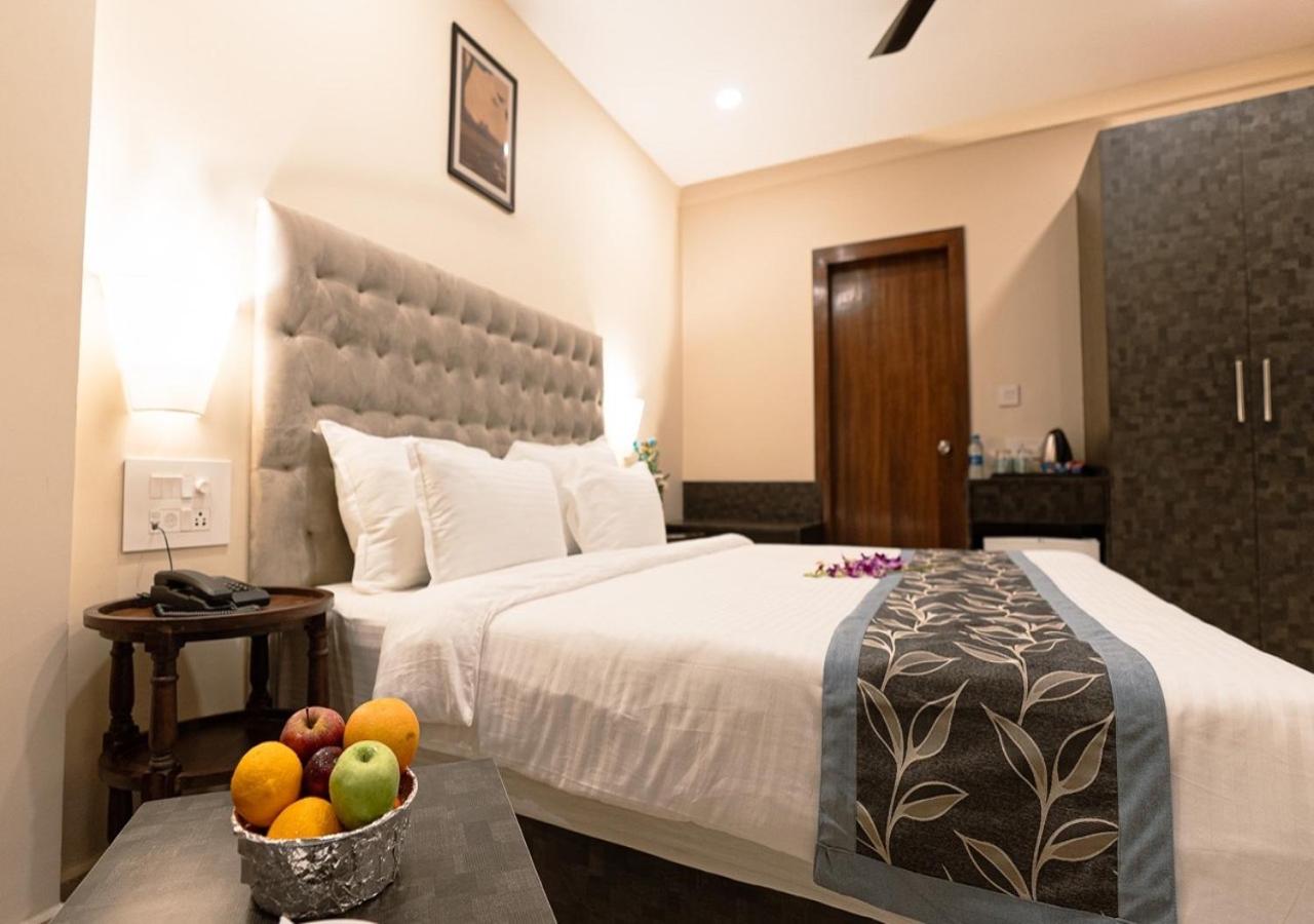 Deluxe Room With Terrace And Pool View